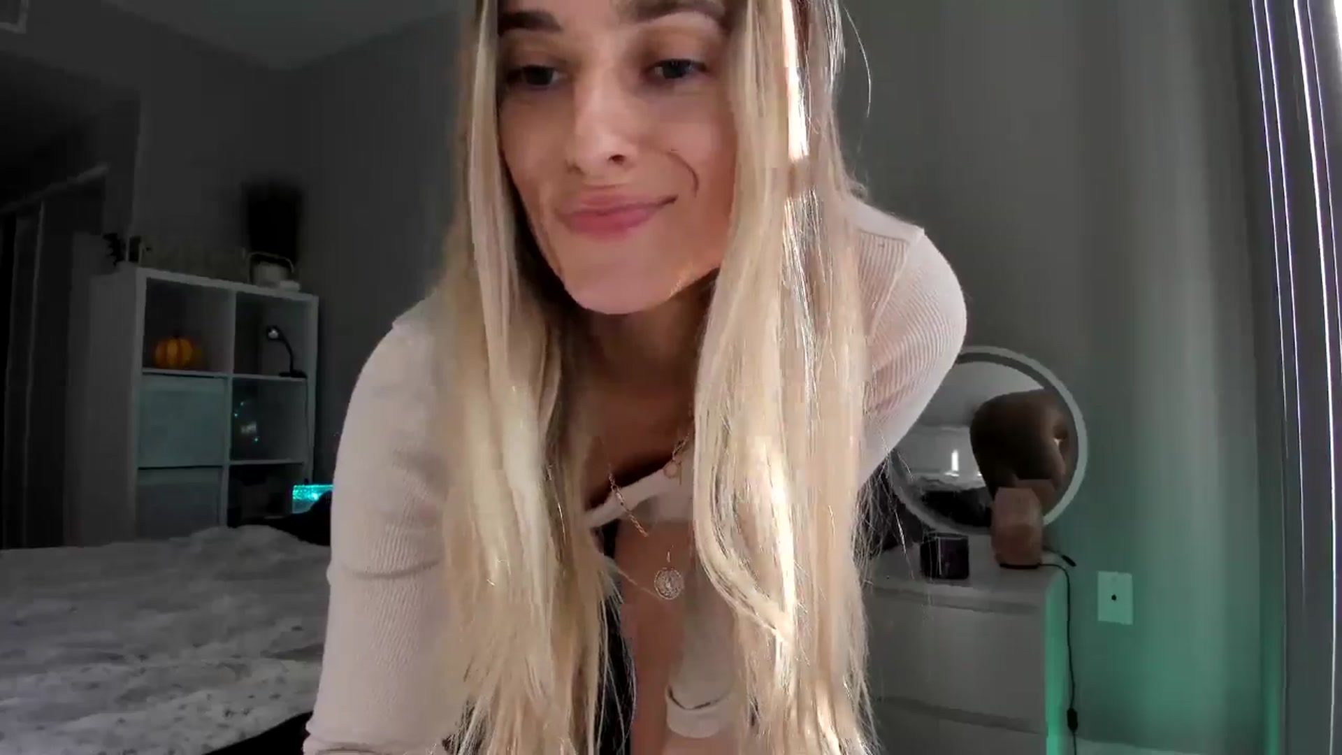 Gallery image thumbnail from Vodka_Queen's myfreecams stream on, 01/10/2026, 22:32 image 14 of 20