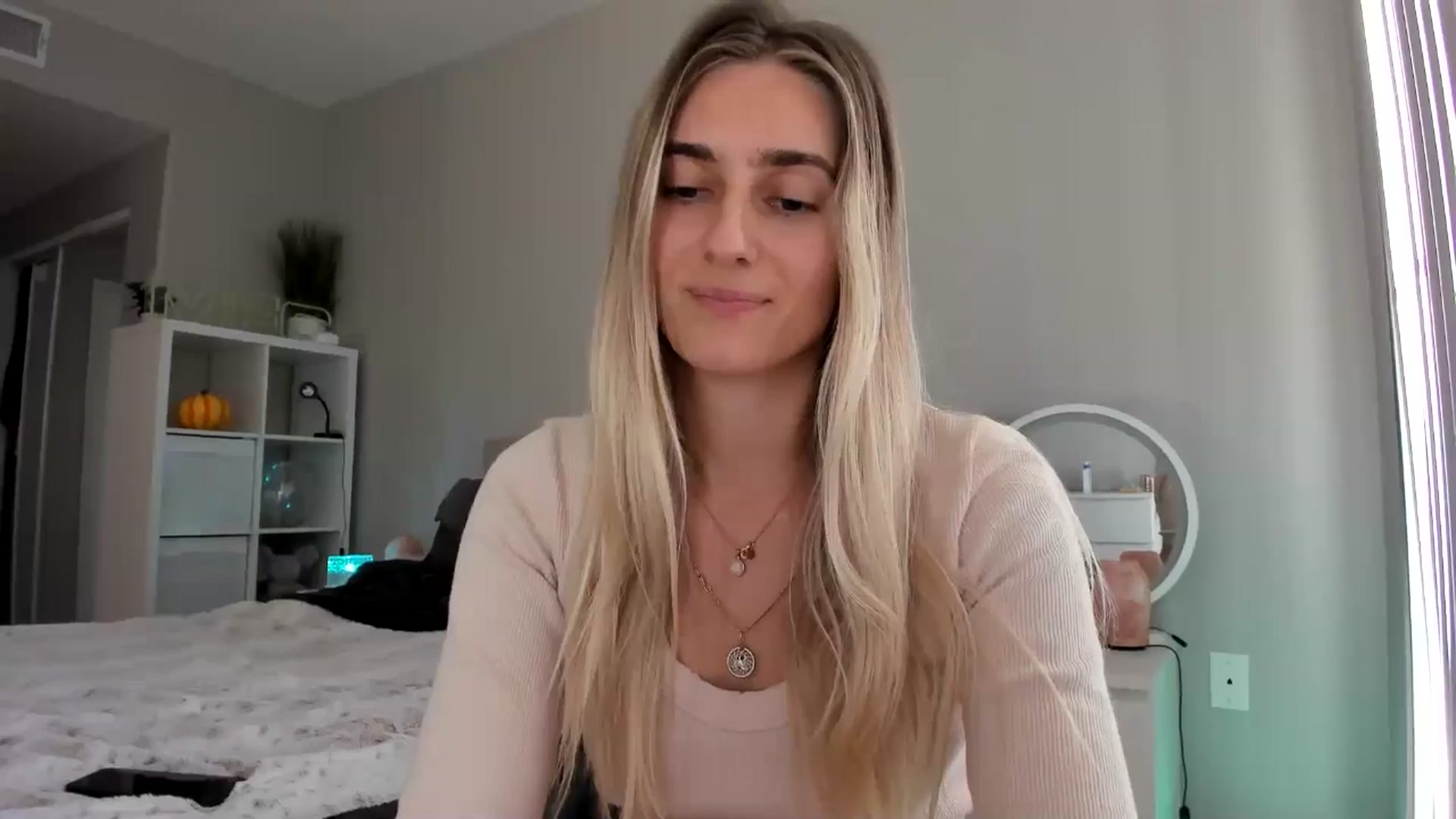 Gallery image thumbnail from Vodka_Queen's myfreecams stream on, 01/10/2026, 23:58 image 8 of 20