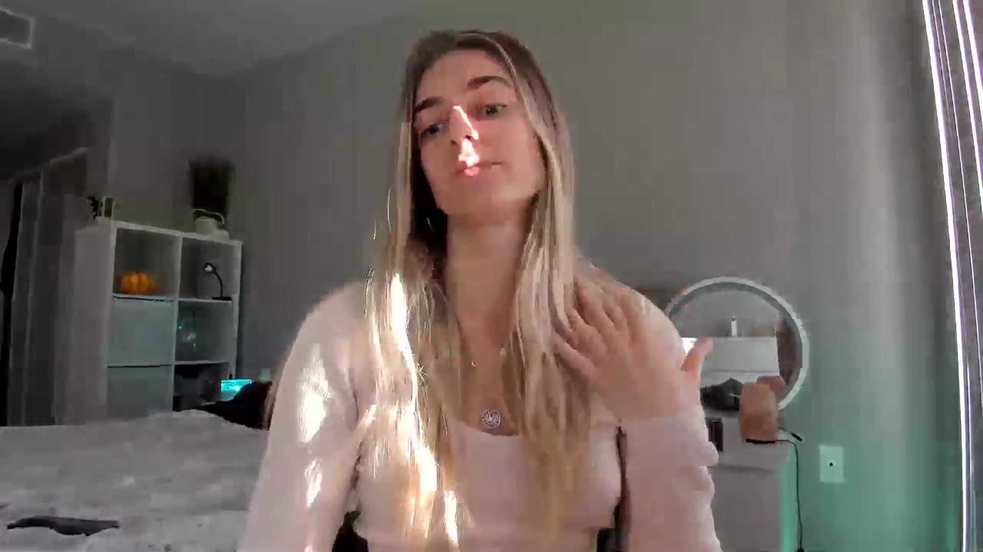 Gallery image thumbnail from Vodka_Queen's myfreecams stream on, 01/10/2026, 23:58 image 2 of 20