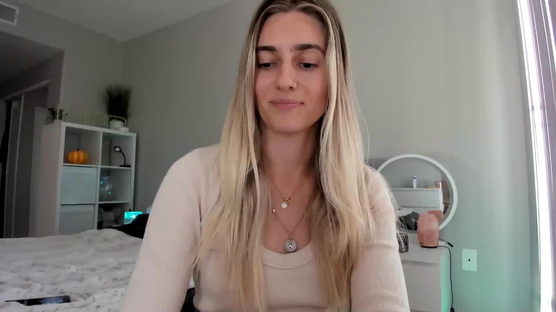 Gallery image thumbnail from Vodka_Queen's myfreecams stream on, 01/10/2026, 23:58 image 13 of 20