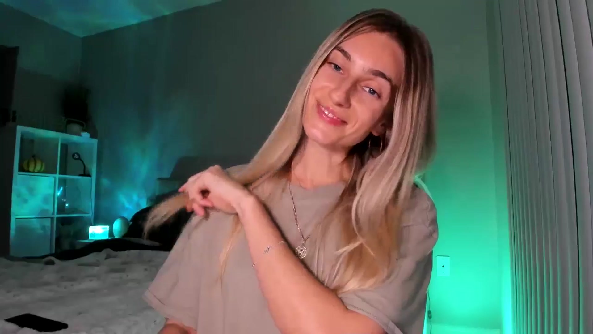 Gallery image thumbnail from Vodka_Queen's myfreecams stream on, 01/12/2026, 06:59 image 5 of 20
