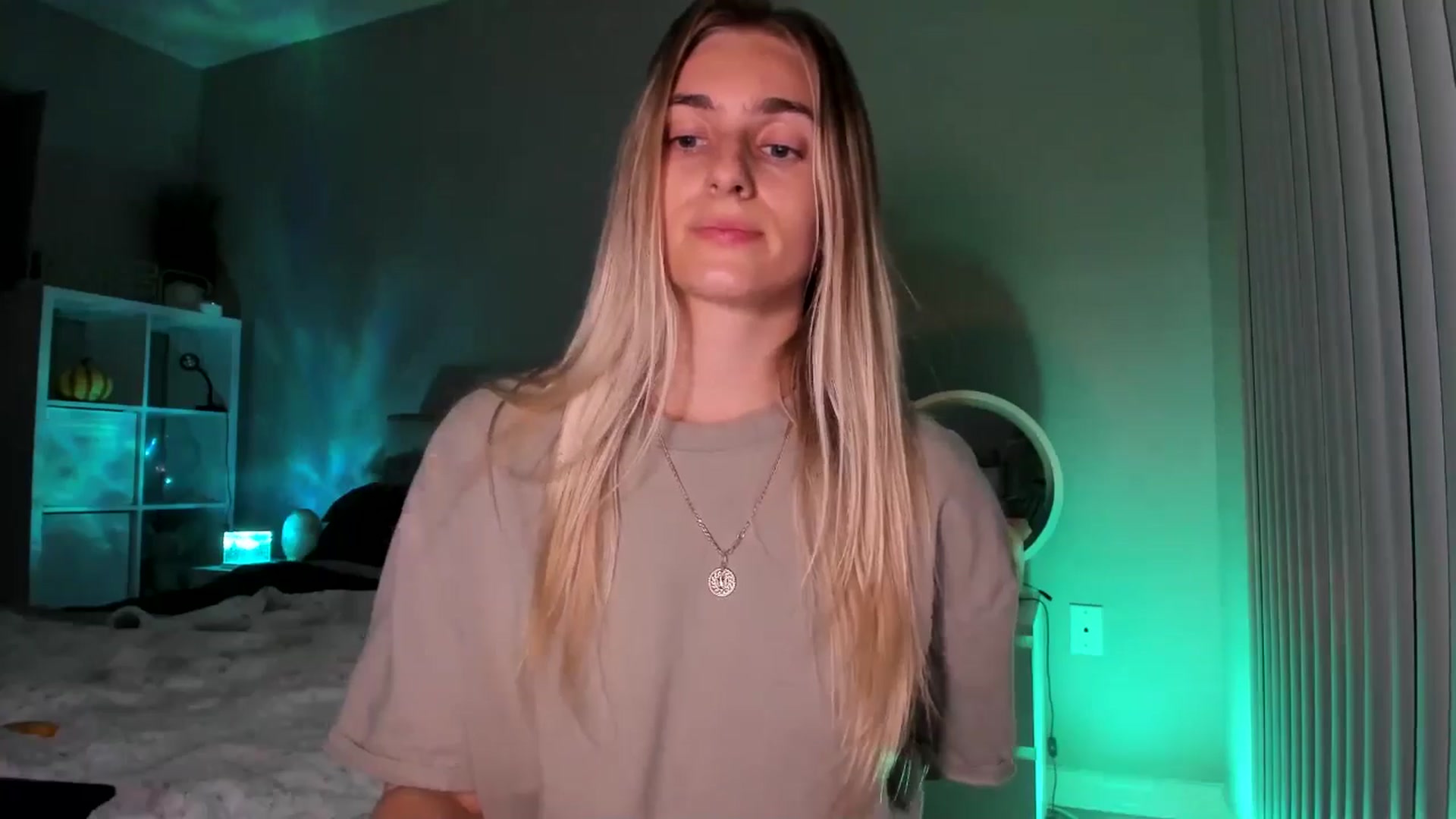 Gallery image thumbnail from Vodka_Queen's myfreecams stream on, 01/12/2026, 06:59 image 19 of 20