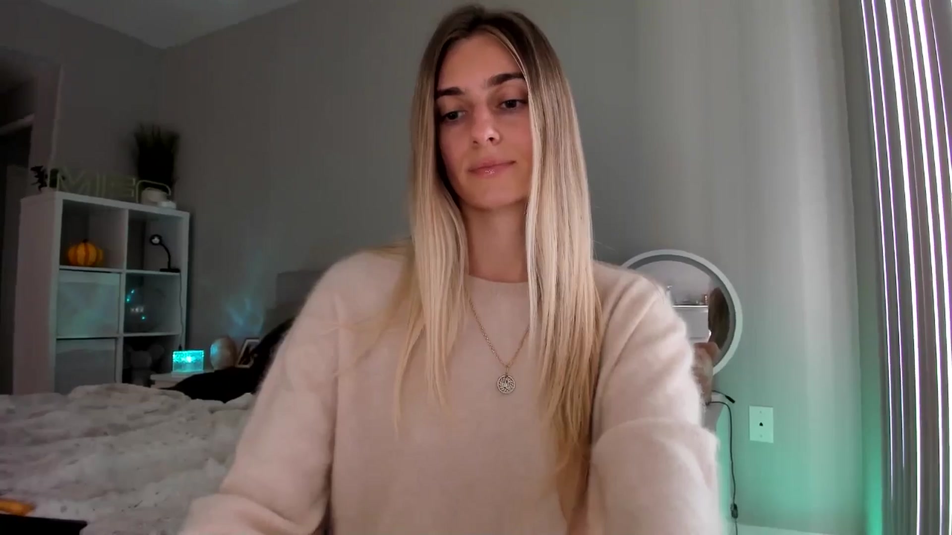 Gallery image thumbnail from Vodka_Queen's myfreecams stream on, 01/12/2026, 23:50 image 4 of 20