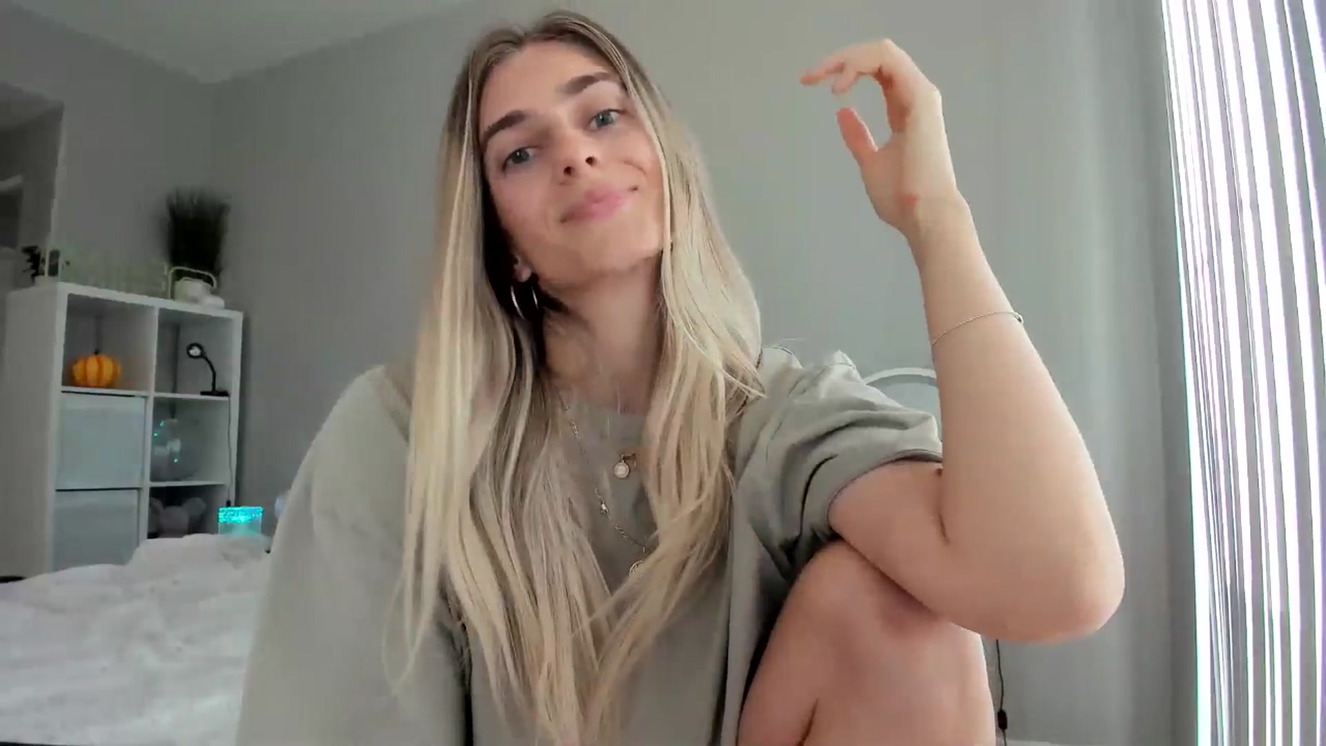 Gallery image thumbnail from Vodka_Queen's myfreecams stream on, 01/13/2026, 23:24 image 19 of 20