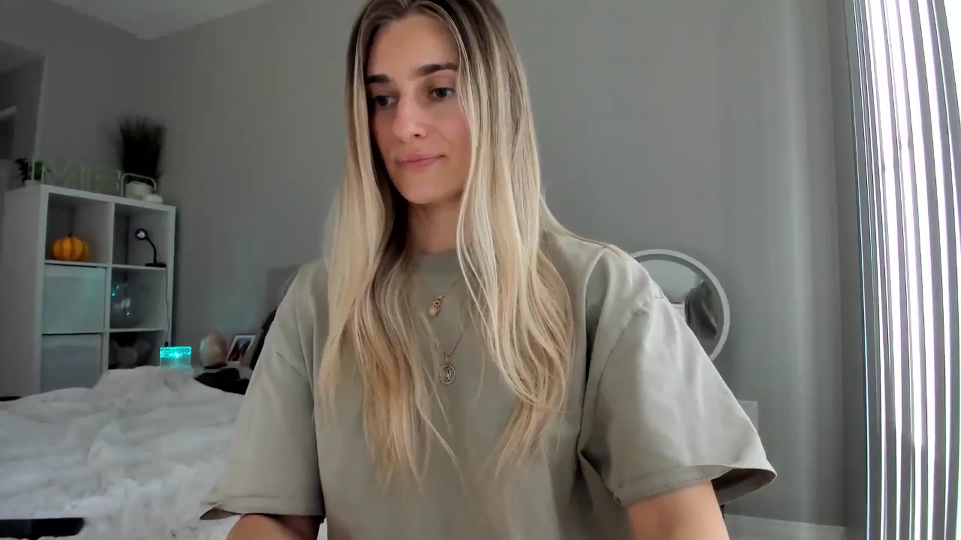 Gallery image thumbnail from Vodka_Queen's myfreecams stream on, 01/13/2026, 23:24 image 6 of 20