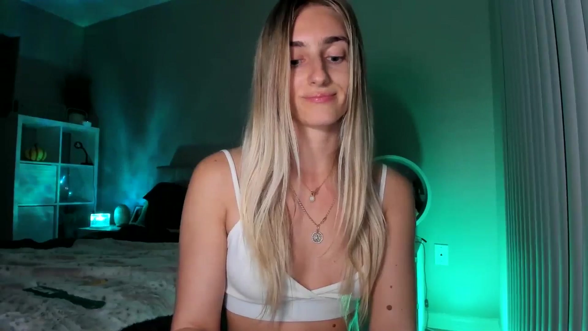 Gallery image thumbnail from Vodka_Queen's myfreecams stream on, 01/14/2026, 08:55 image 13 of 20