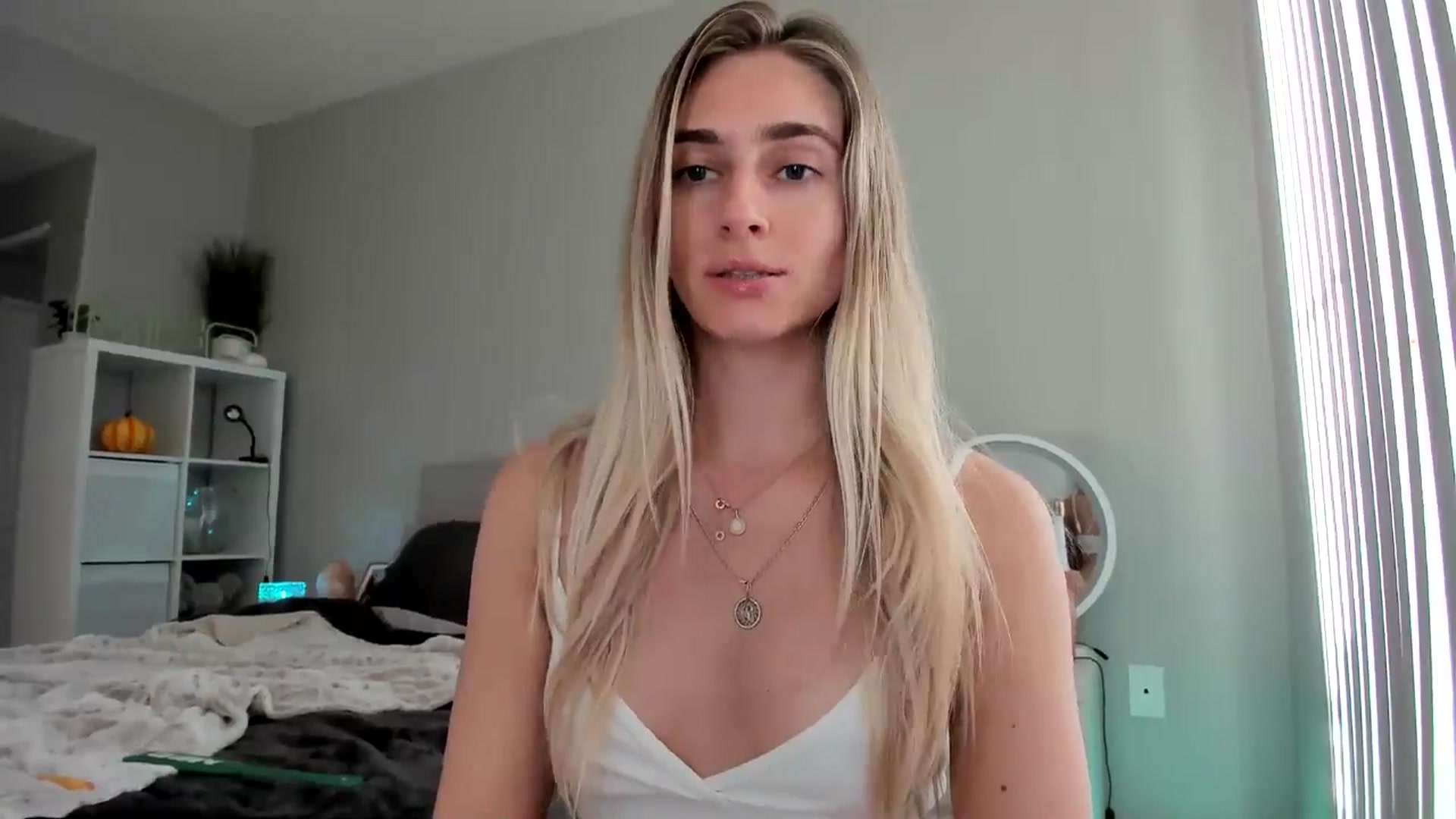 Gallery image thumbnail from Vodka_Queen's myfreecams stream on, 01/15/2026, 24:12 image 17 of 20