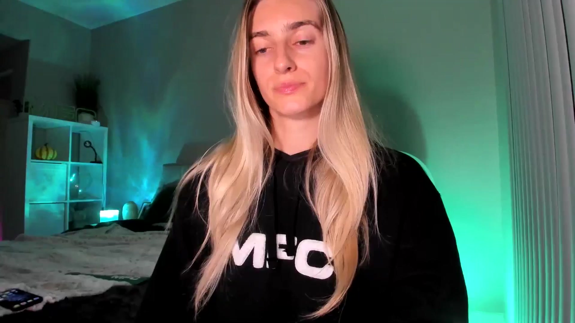Gallery image thumbnail from Vodka_Queen's myfreecams stream on, 01/15/2026, 08:39 image 7 of 20