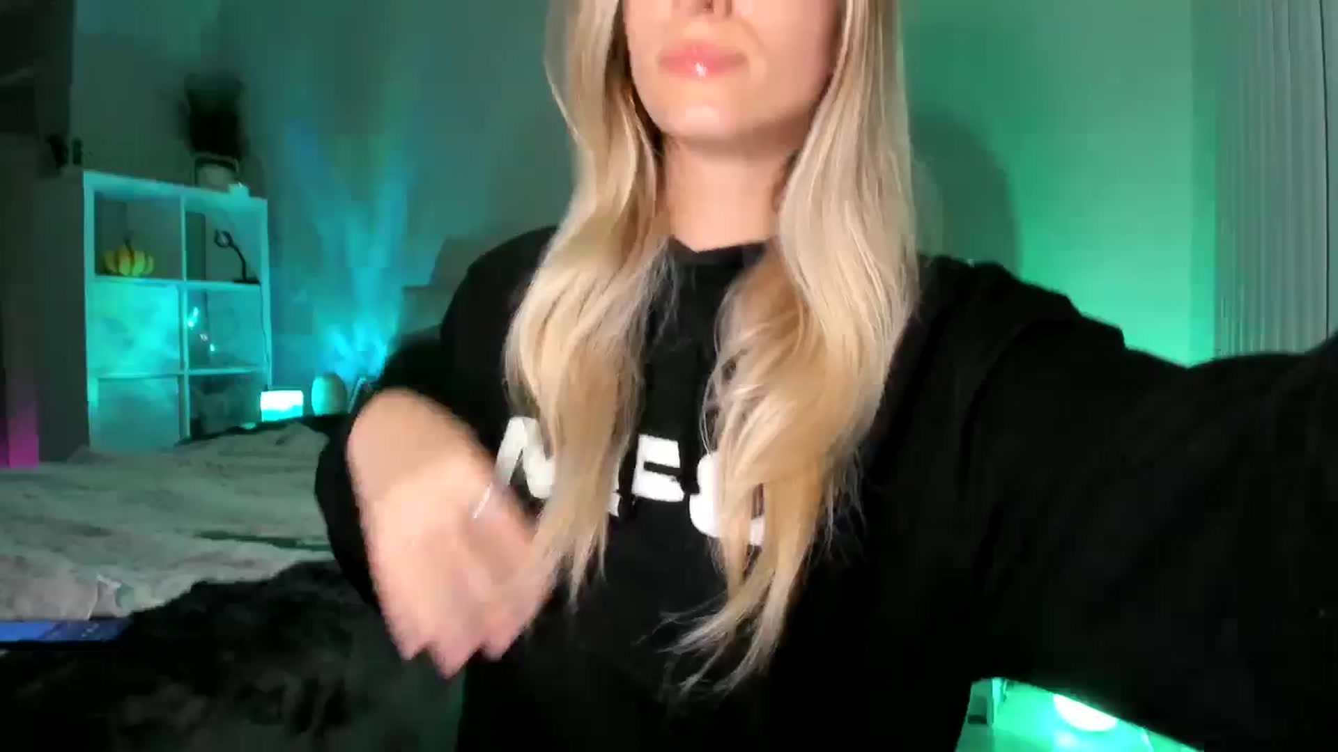 Gallery image thumbnail from Vodka_Queen's myfreecams stream on, 01/15/2026, 08:39 image 1 of 20