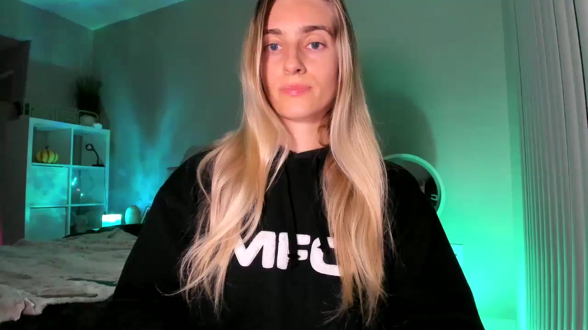 Gallery image thumbnail from Vodka_Queen's myfreecams stream on, 01/15/2026, 08:39 image 5 of 20