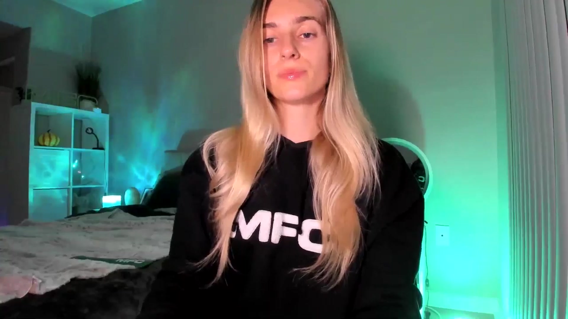 Gallery image thumbnail from Vodka_Queen's myfreecams stream on, 01/15/2026, 08:39 image 2 of 20
