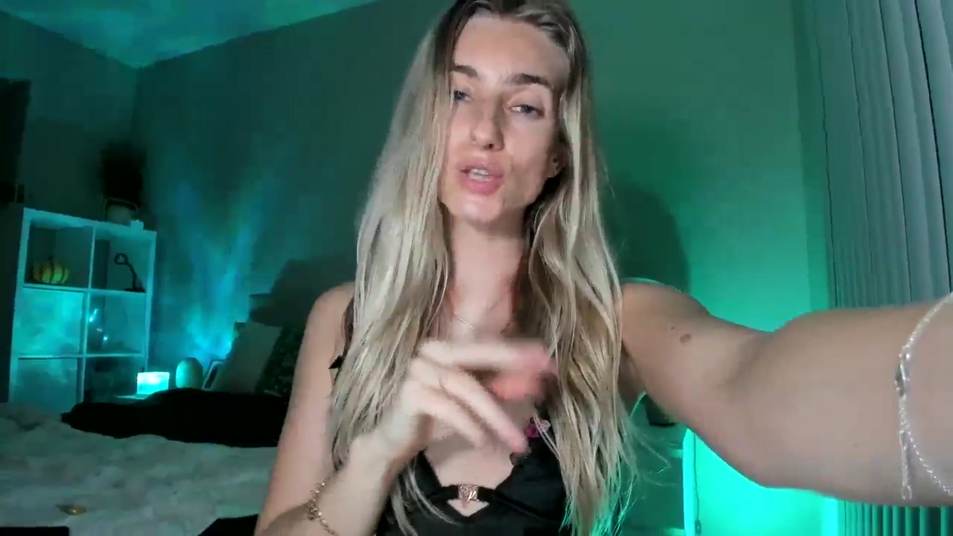 Gallery image thumbnail from Vodka_Queen's myfreecams stream on, 01/18/2026, 09:04 image 20 of 20