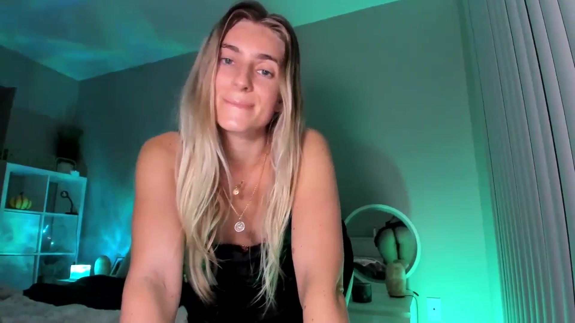 Gallery image thumbnail from Vodka_Queen's myfreecams stream on, 01/18/2026, 09:04 image 14 of 20