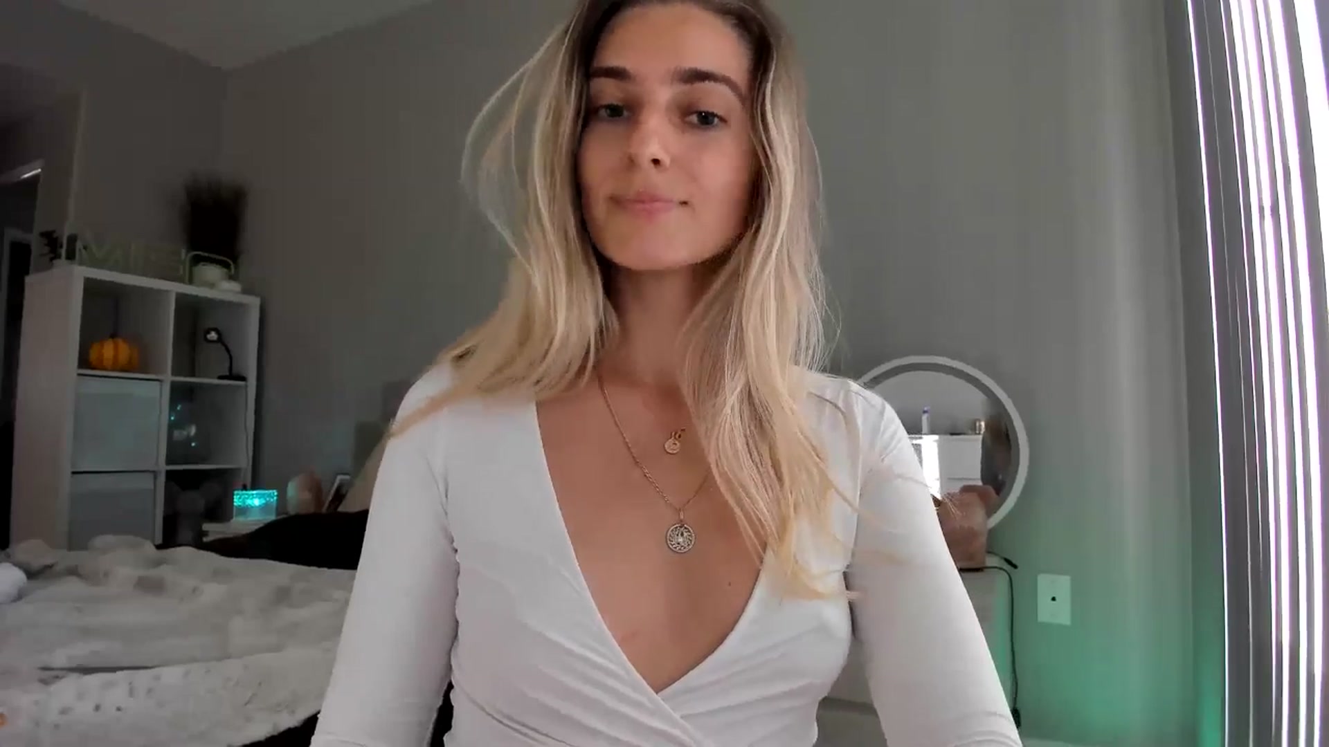 Gallery image thumbnail from Vodka_Queen's myfreecams stream on, 01/18/2026, 23:04 image 10 of 20