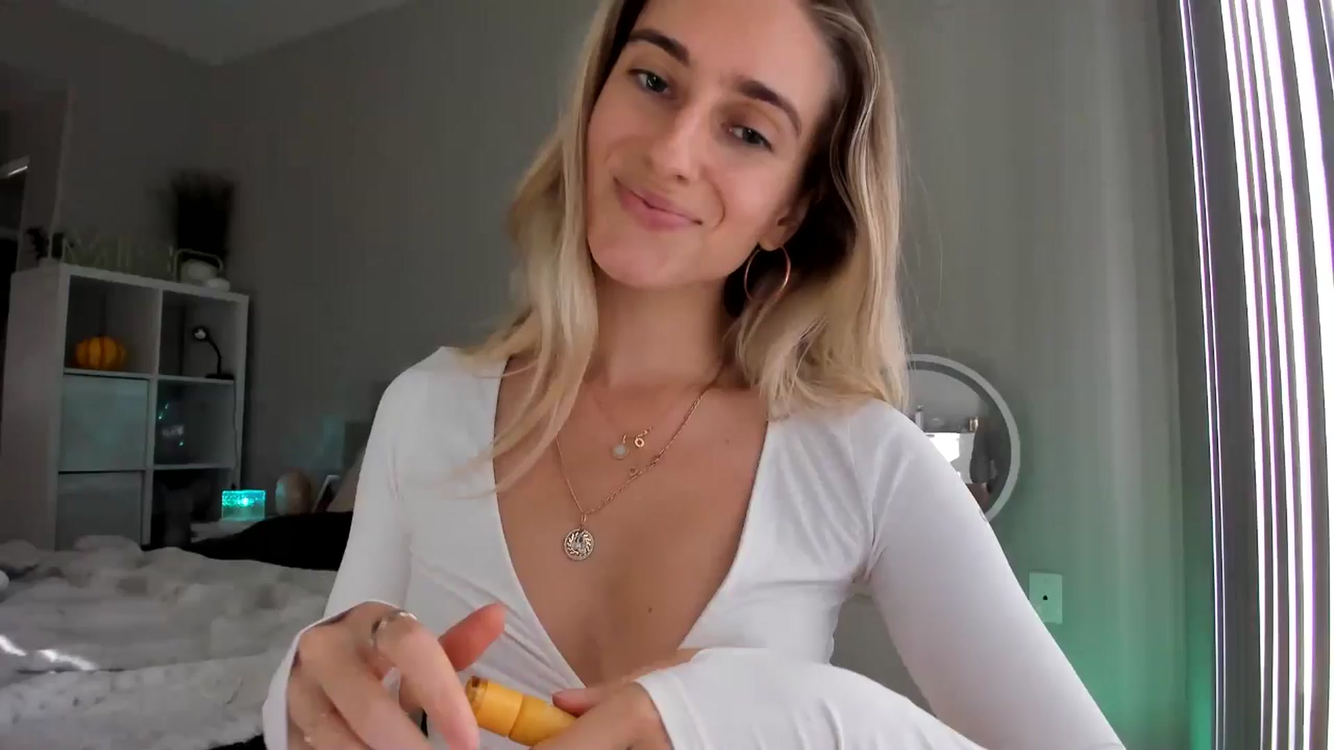 Gallery image thumbnail from Vodka_Queen's myfreecams stream on, 01/18/2026, 23:04 image 1 of 20
