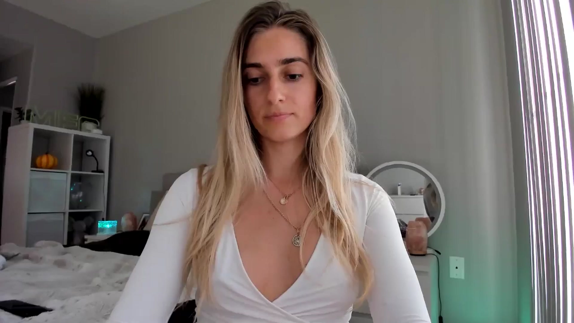 Gallery image thumbnail from Vodka_Queen's myfreecams stream on, 01/18/2026, 23:04 image 20 of 20
