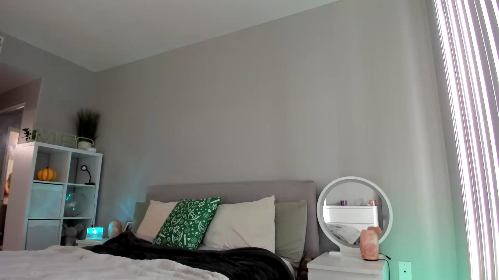Gallery image thumbnail from Vodka_Queen's myfreecams stream on, 01/21/2026, 24:45 image 4 of 20