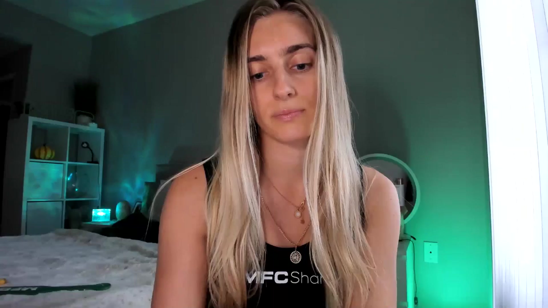 Gallery image thumbnail from Vodka_Queen's myfreecams stream on, 01/21/2026, 24:45 image 15 of 20
