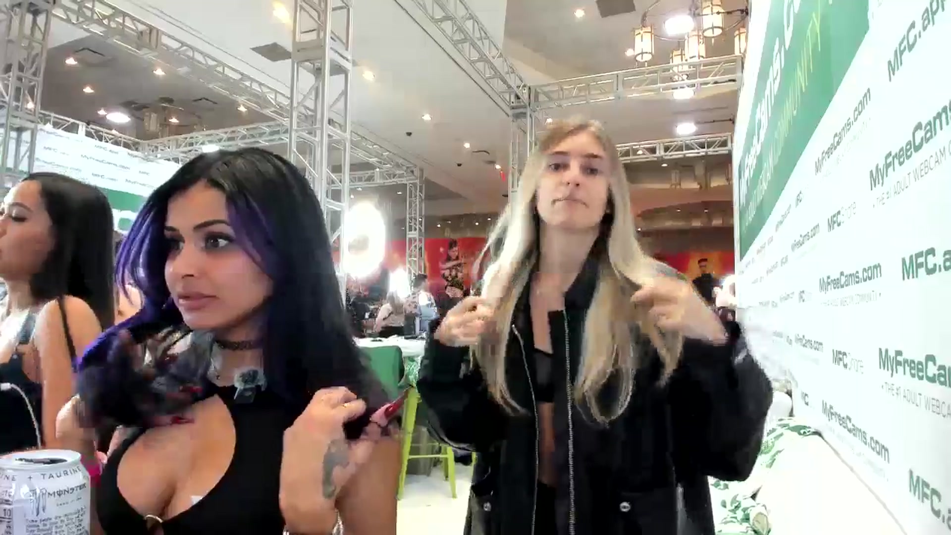 Gallery image thumbnail from Vodka_Queen's myfreecams stream on, 01/22/2026, 02:51 image 18 of 20