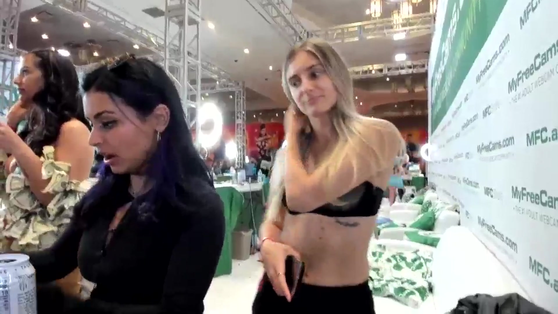Gallery image thumbnail from Vodka_Queen's myfreecams stream on, 01/22/2026, 03:23 image 19 of 20