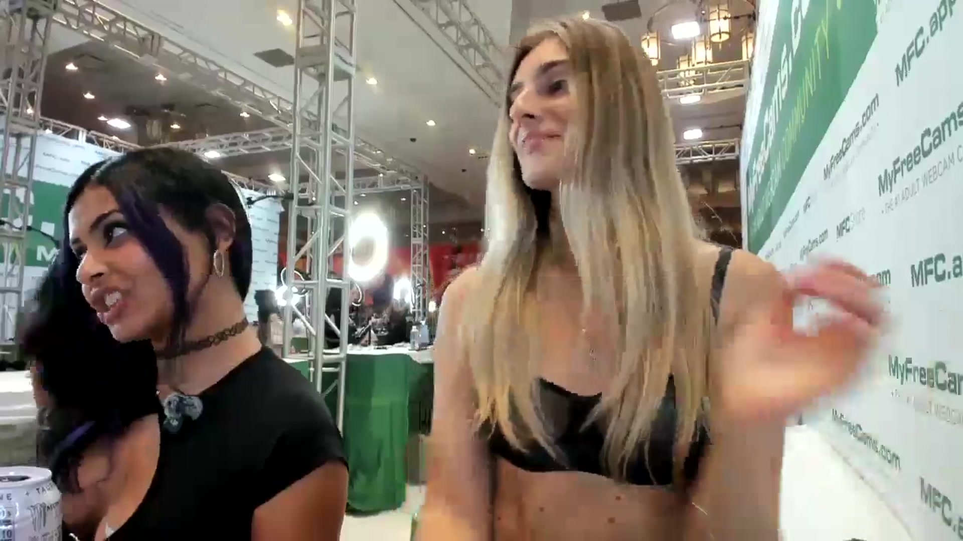 Gallery image thumbnail from Vodka_Queen's myfreecams stream on, 01/22/2026, 03:23 image 4 of 20