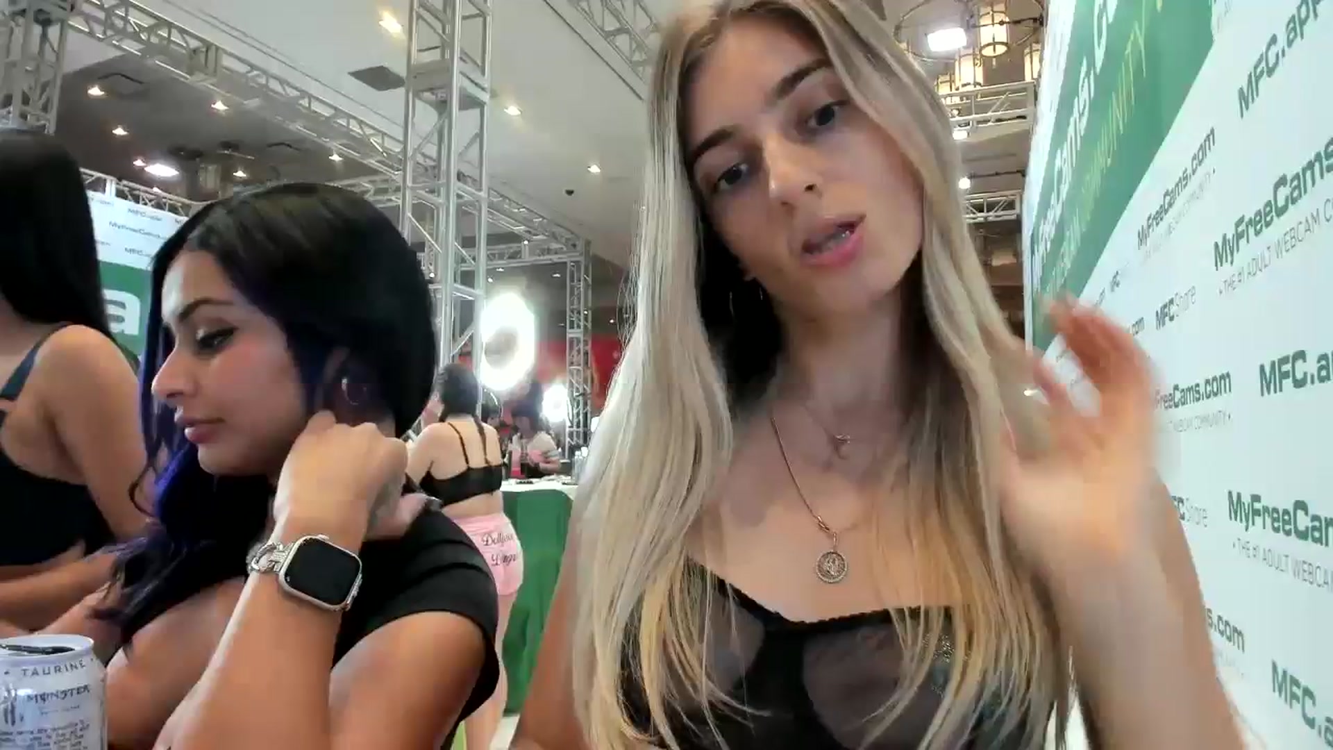 Gallery image thumbnail from Vodka_Queen's myfreecams stream on, 01/22/2026, 03:23 image 1 of 20