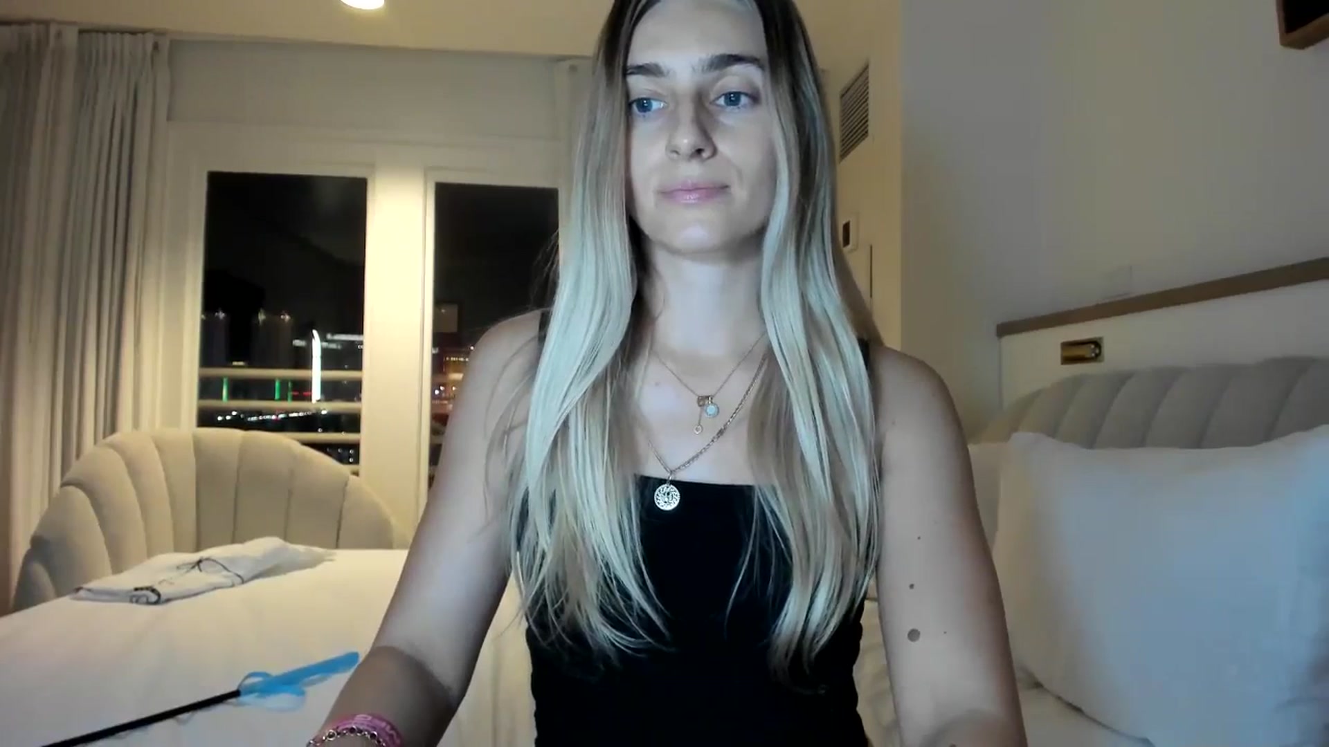 Gallery image thumbnail from Vodka_Queen's myfreecams stream on, 01/22/2026, 07:28 image 18 of 20