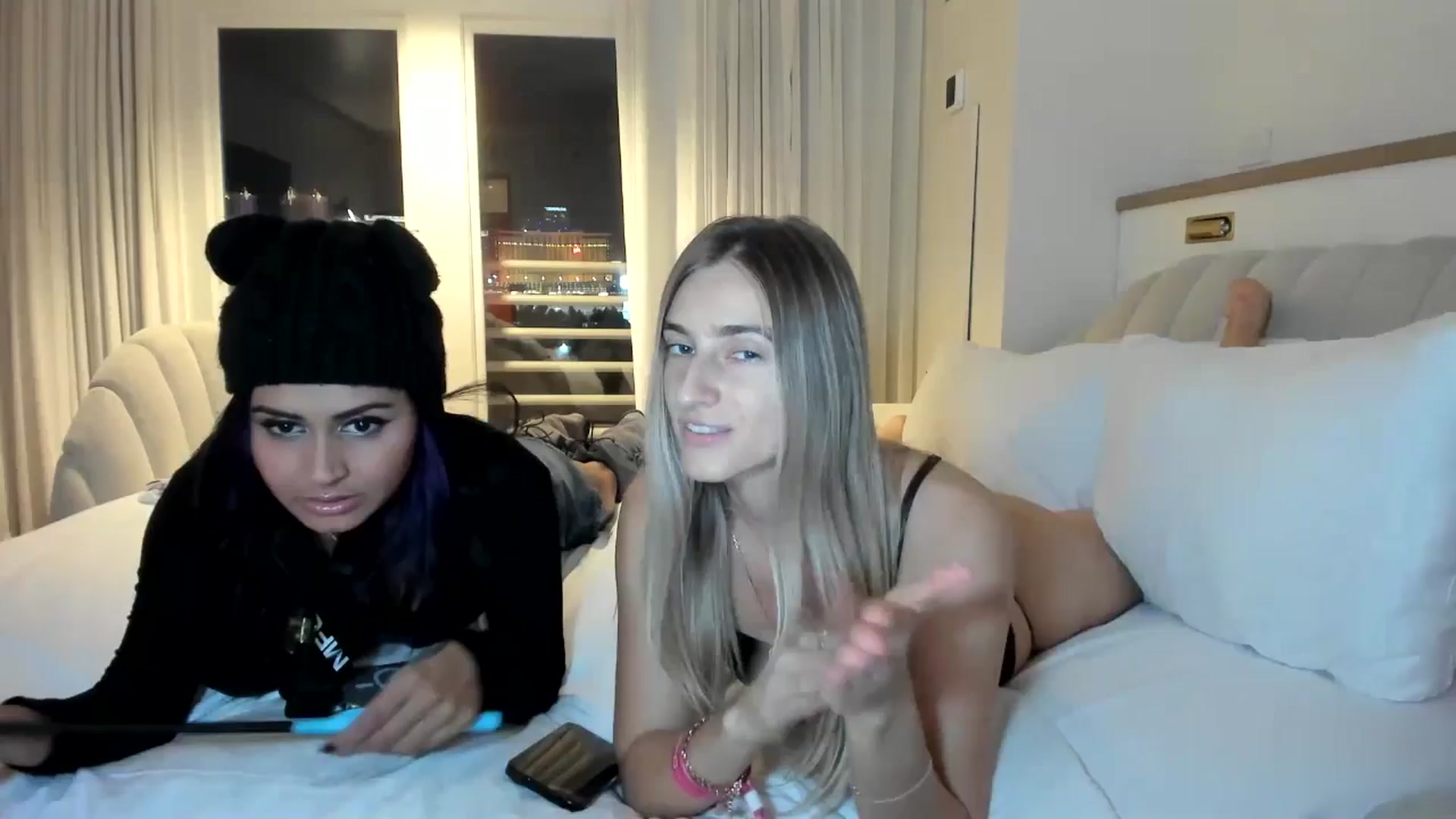 Gallery image thumbnail from Vodka_Queen's myfreecams stream on, 01/22/2026, 07:28 image 17 of 20