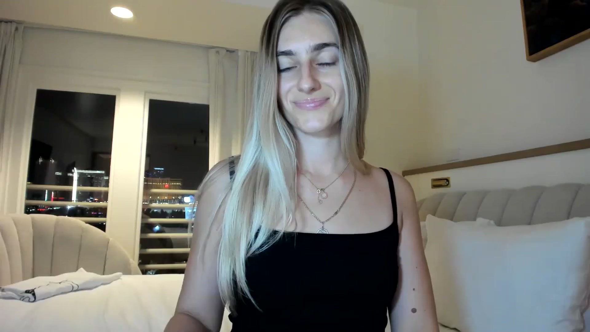 Gallery image thumbnail from Vodka_Queen's myfreecams stream on, 01/22/2026, 07:28 image 11 of 20
