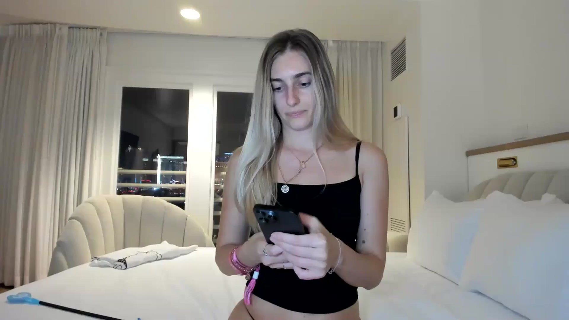 Gallery image thumbnail from Vodka_Queen's myfreecams stream on, 01/22/2026, 07:28 image 1 of 20