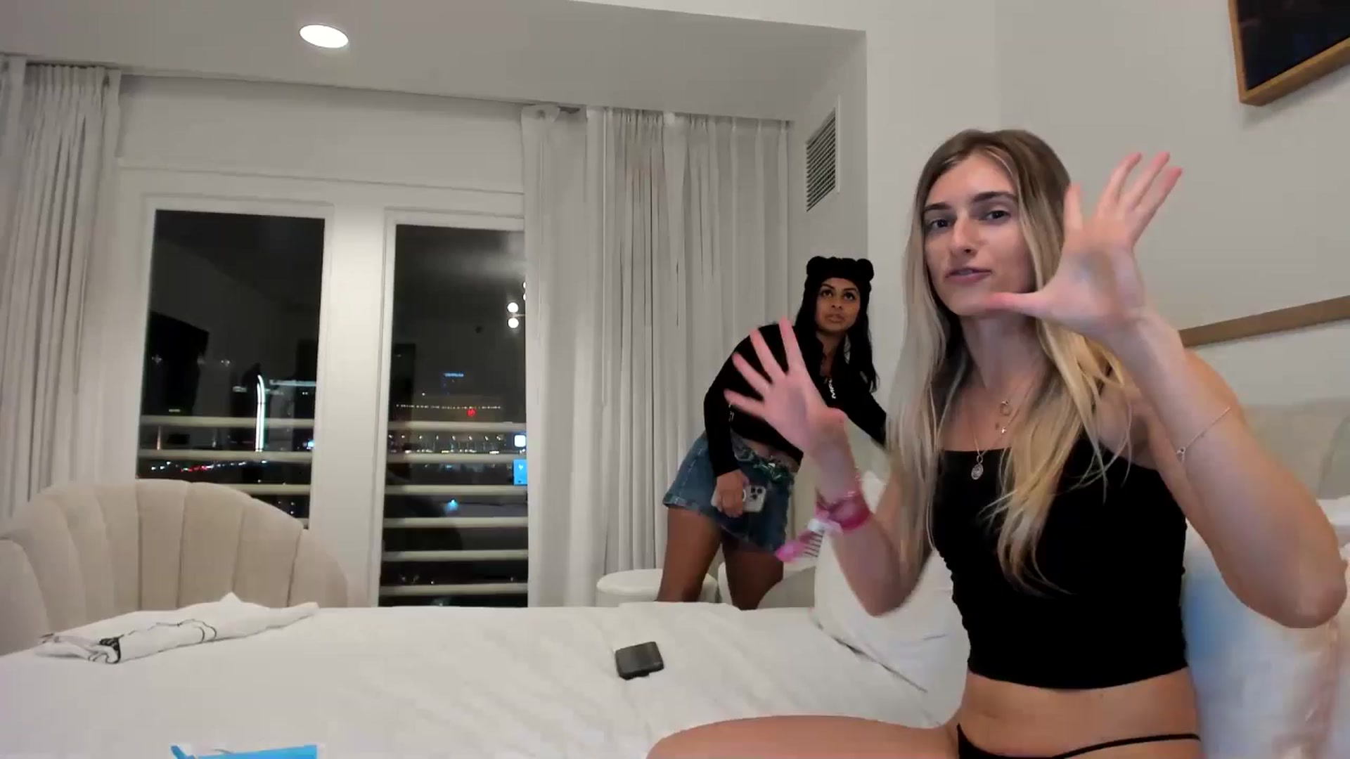 Gallery image thumbnail from Vodka_Queen's myfreecams stream on, 01/22/2026, 07:28 image 14 of 20
