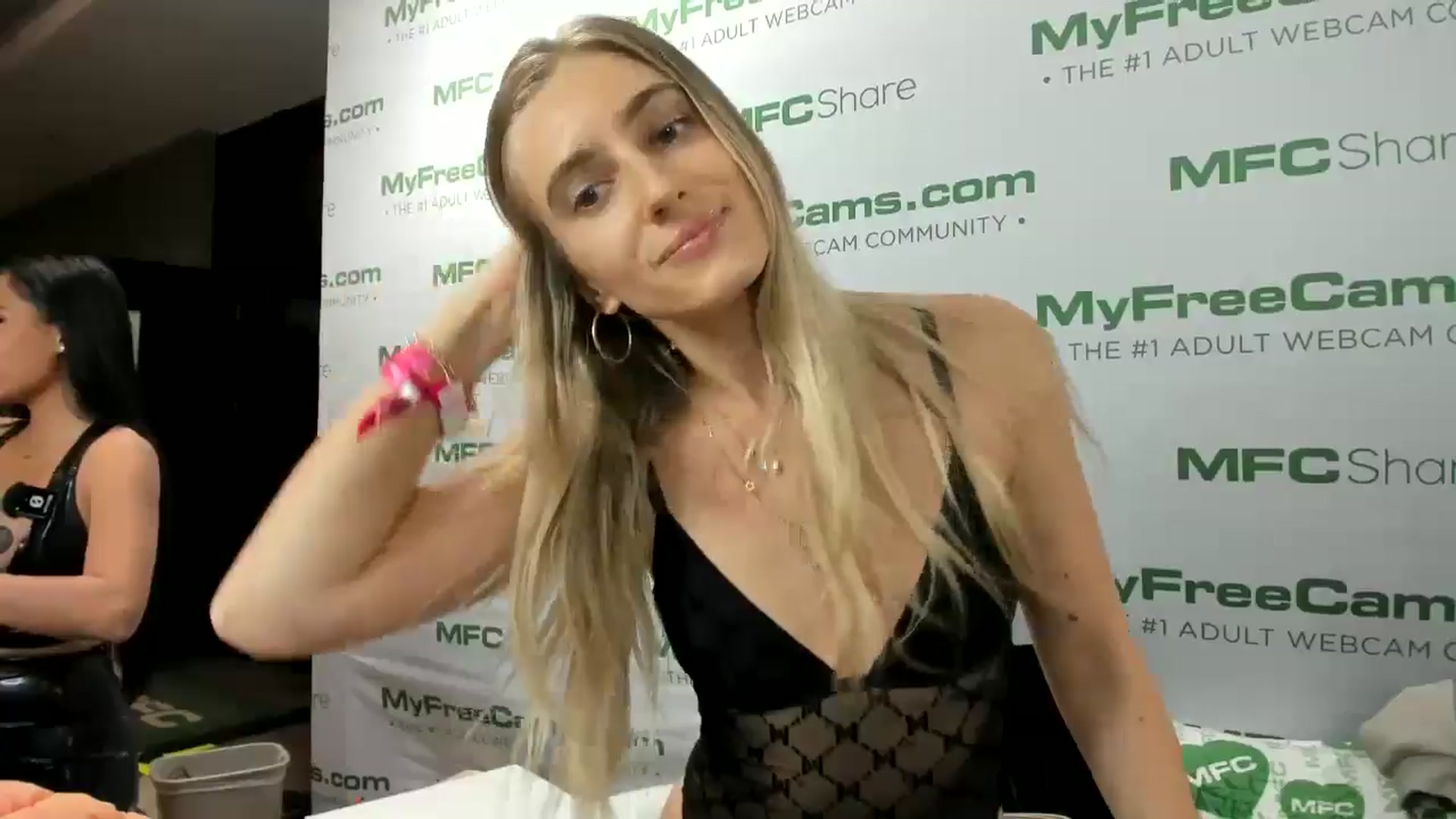 Gallery image thumbnail from Vodka_Queen's myfreecams stream on, 01/23/2026, 02:21 image 14 of 20