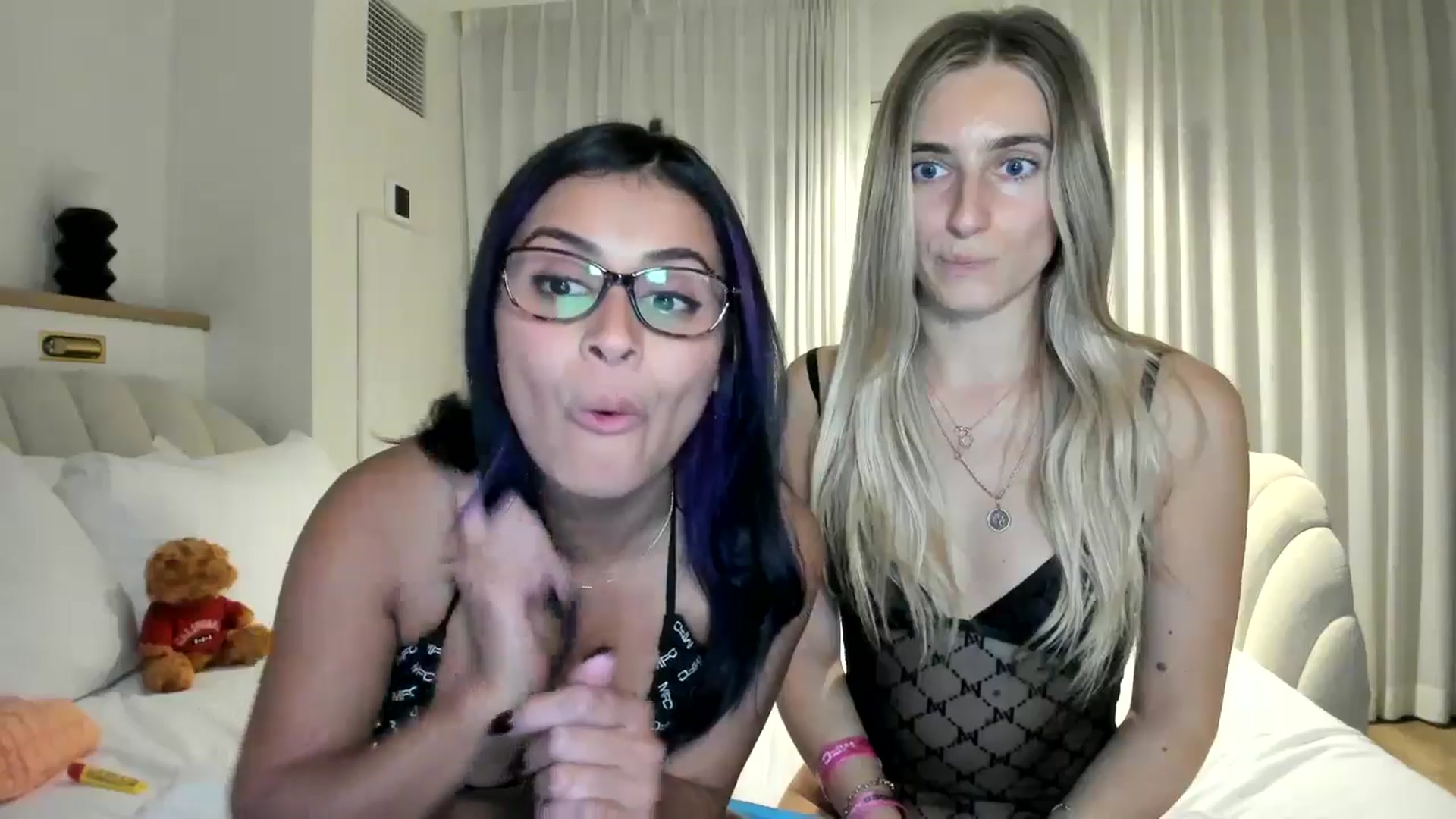 Gallery image thumbnail from Vodka_Queen's myfreecams stream on, 01/23/2026, 06:32 image 7 of 20