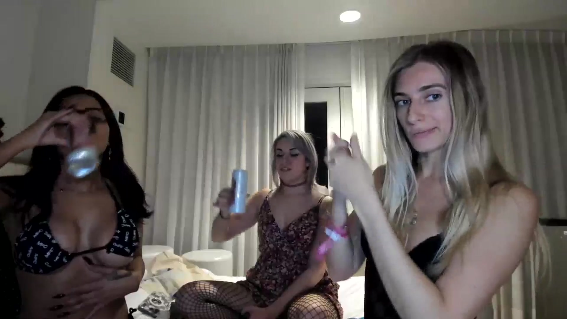Gallery image thumbnail from Vodka_Queen's myfreecams stream on, 01/23/2026, 08:18 image 12 of 20