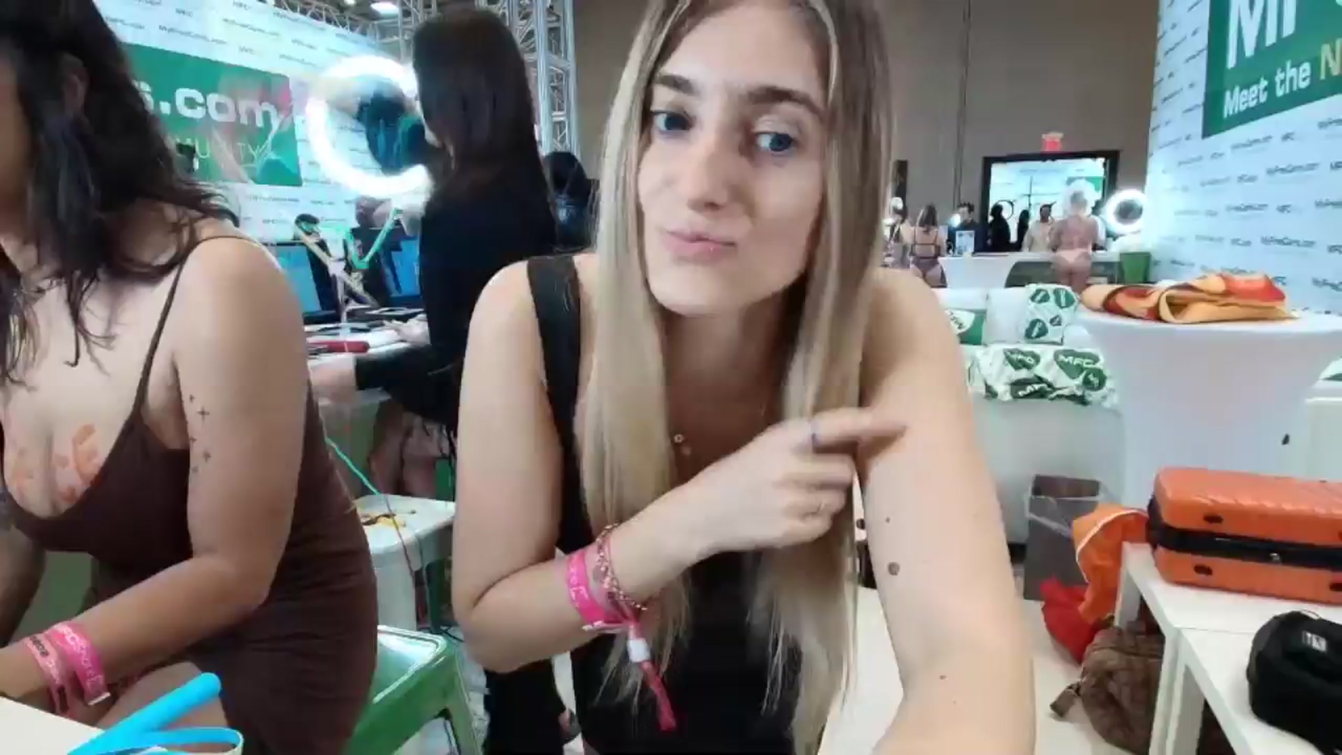 Gallery image thumbnail from Vodka_Queen's myfreecams stream on, 01/24/2026, 23:45 image 3 of 20