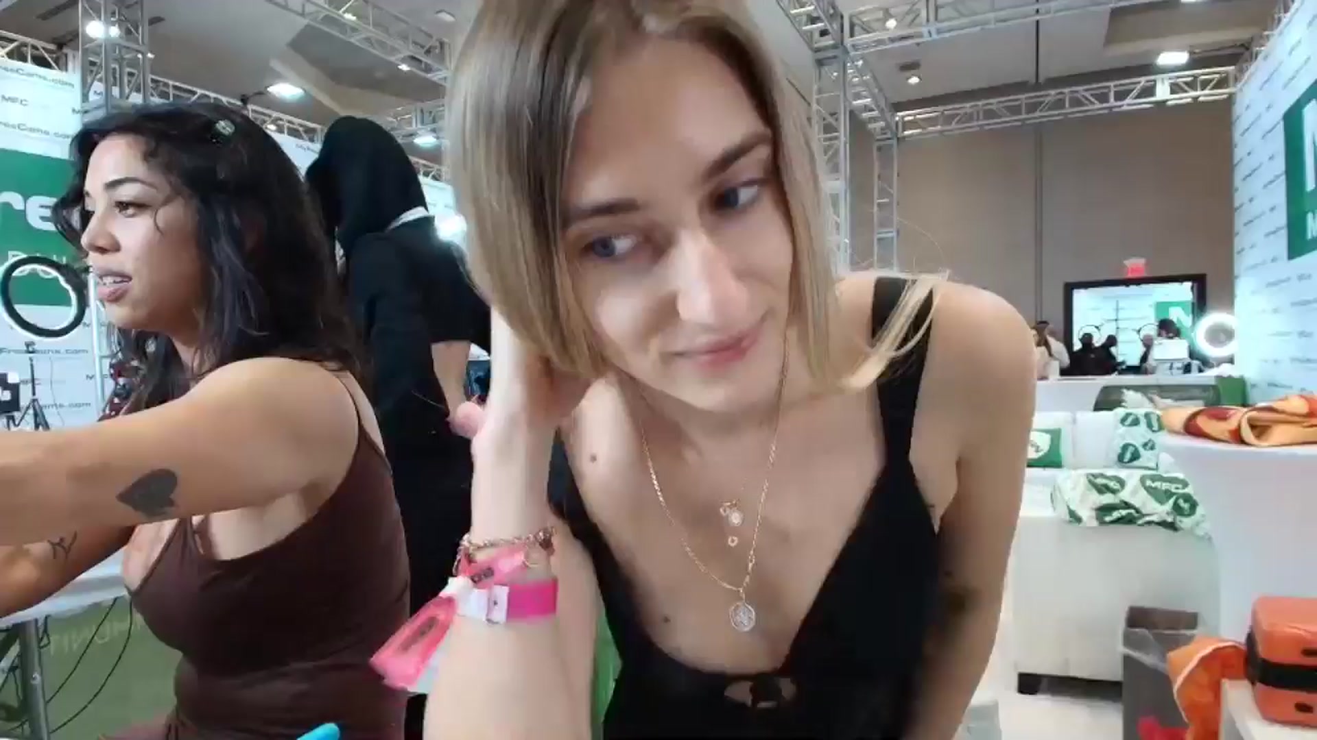 Gallery image thumbnail from Vodka_Queen's myfreecams stream on, 01/24/2026, 23:45 image 1 of 20
