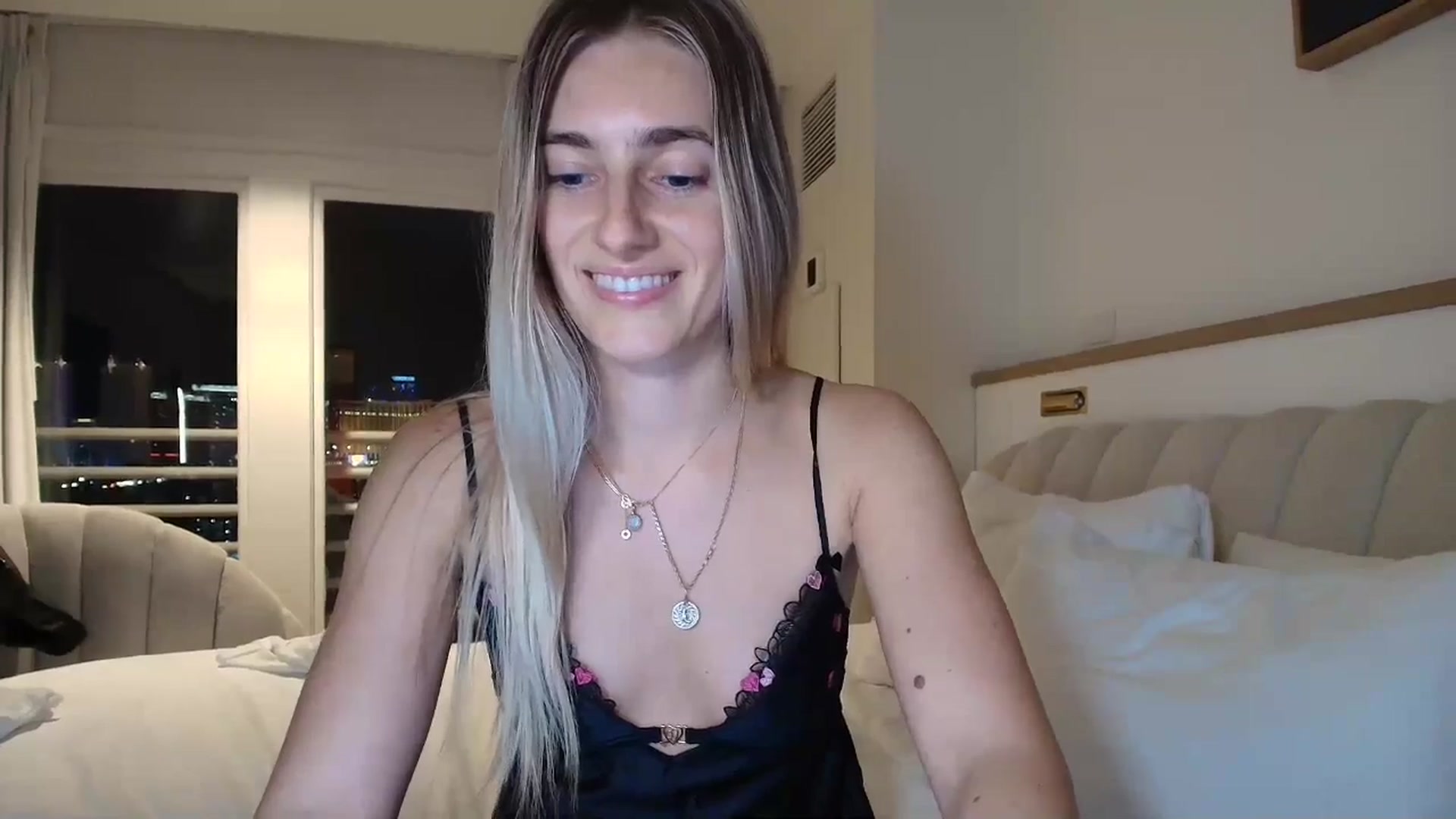 Gallery image thumbnail from Vodka_Queen's myfreecams stream on, 01/25/2026, 03:49 image 14 of 20