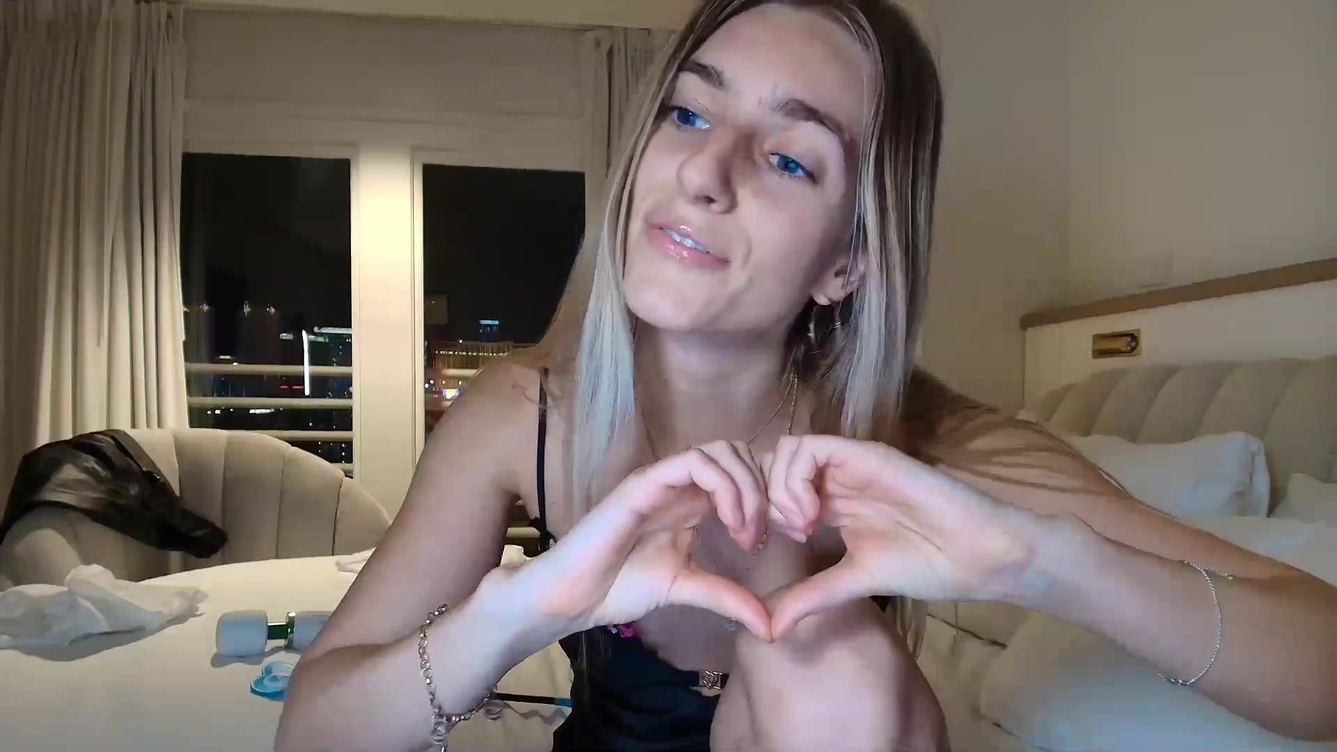 Gallery image thumbnail from Vodka_Queen's myfreecams stream on, 01/25/2026, 03:49 image 18 of 20