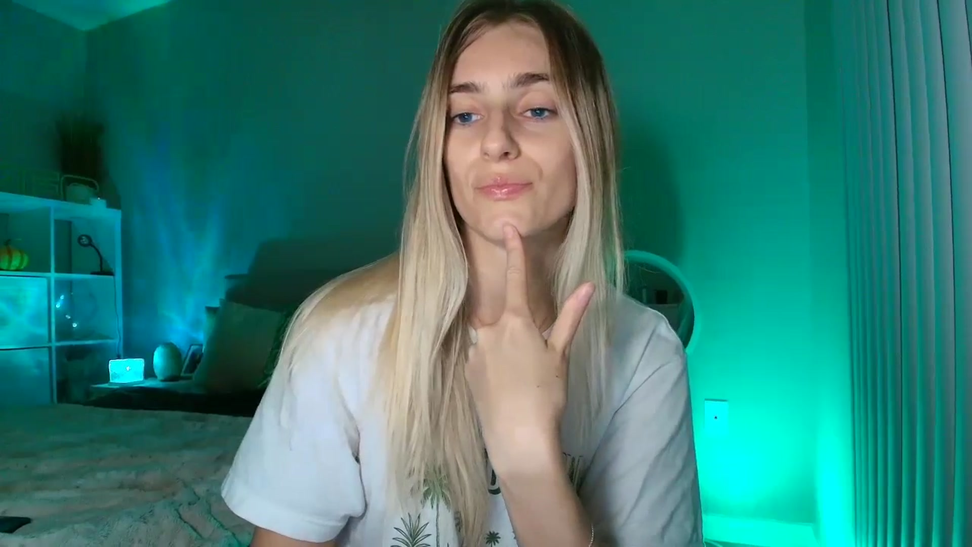 Gallery image thumbnail from Vodka_Queen's myfreecams stream on, 01/26/2026, 07:05 image 5 of 20