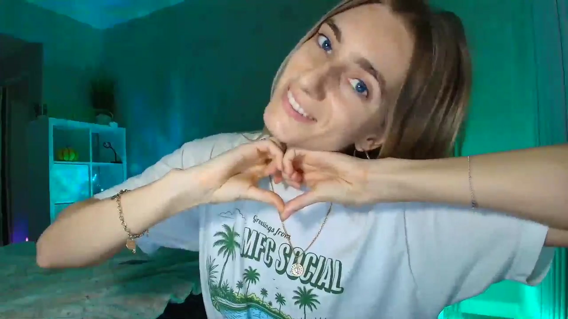 Gallery image thumbnail from Vodka_Queen's myfreecams stream on, 01/26/2026, 07:05 image 17 of 20