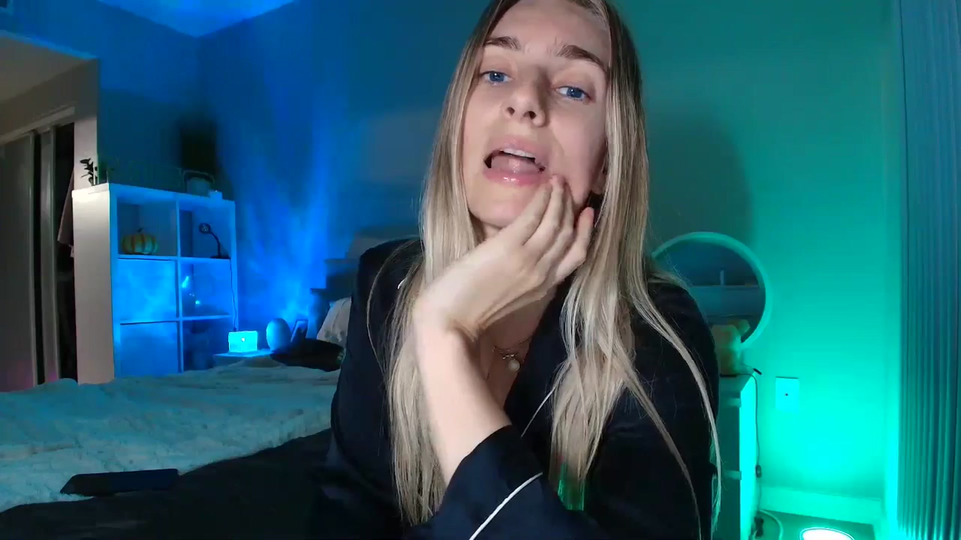 Gallery image thumbnail from Vodka_Queen's myfreecams stream on, 01/28/2026, 08:54 image 15 of 20