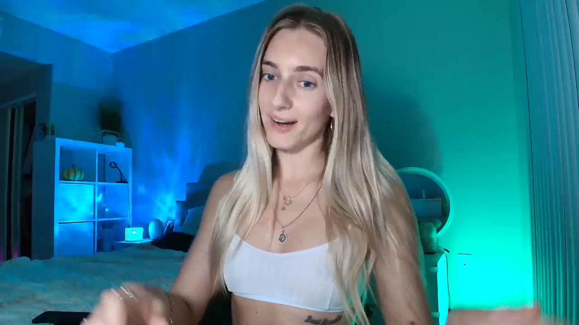 Gallery image thumbnail from Vodka_Queen's myfreecams stream on, 01/28/2026, 08:54 image 3 of 20