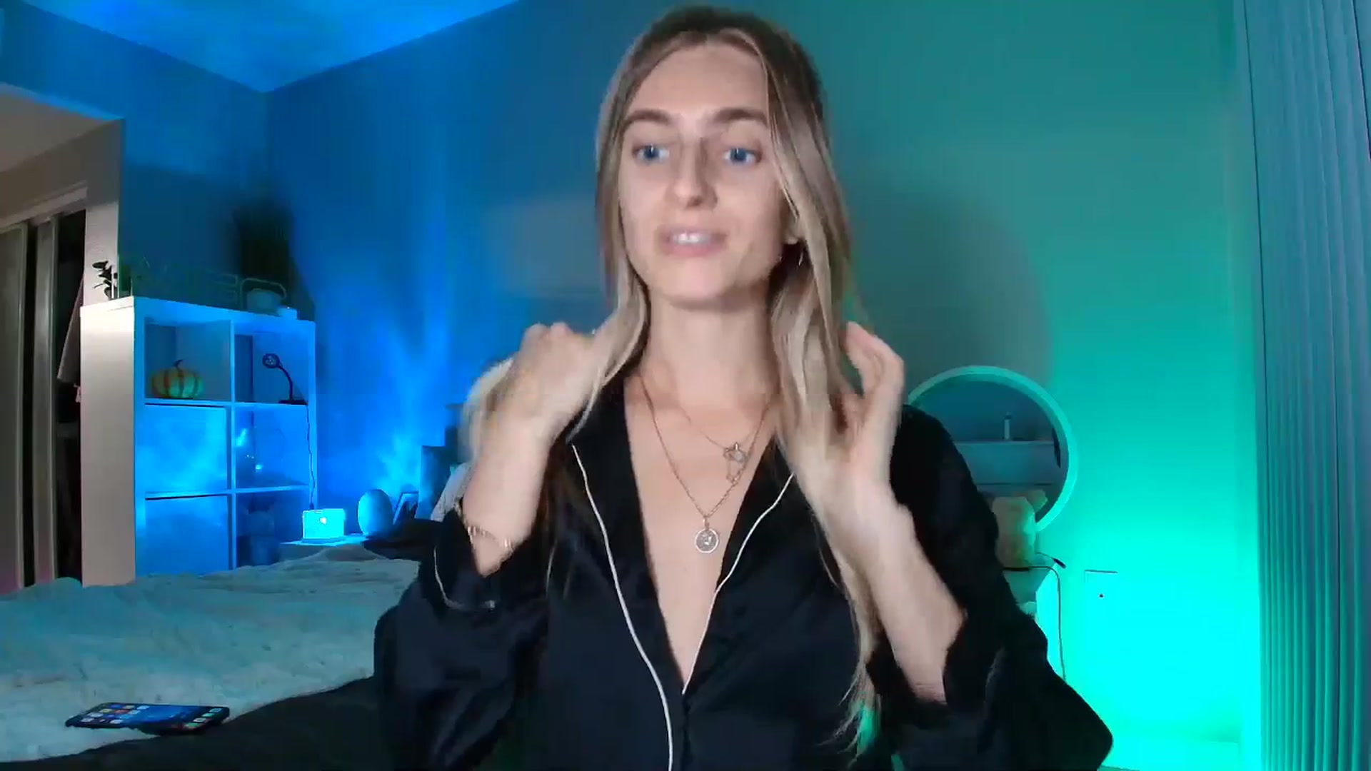 Gallery image thumbnail from Vodka_Queen's myfreecams stream on, 01/28/2026, 08:54 image 17 of 20