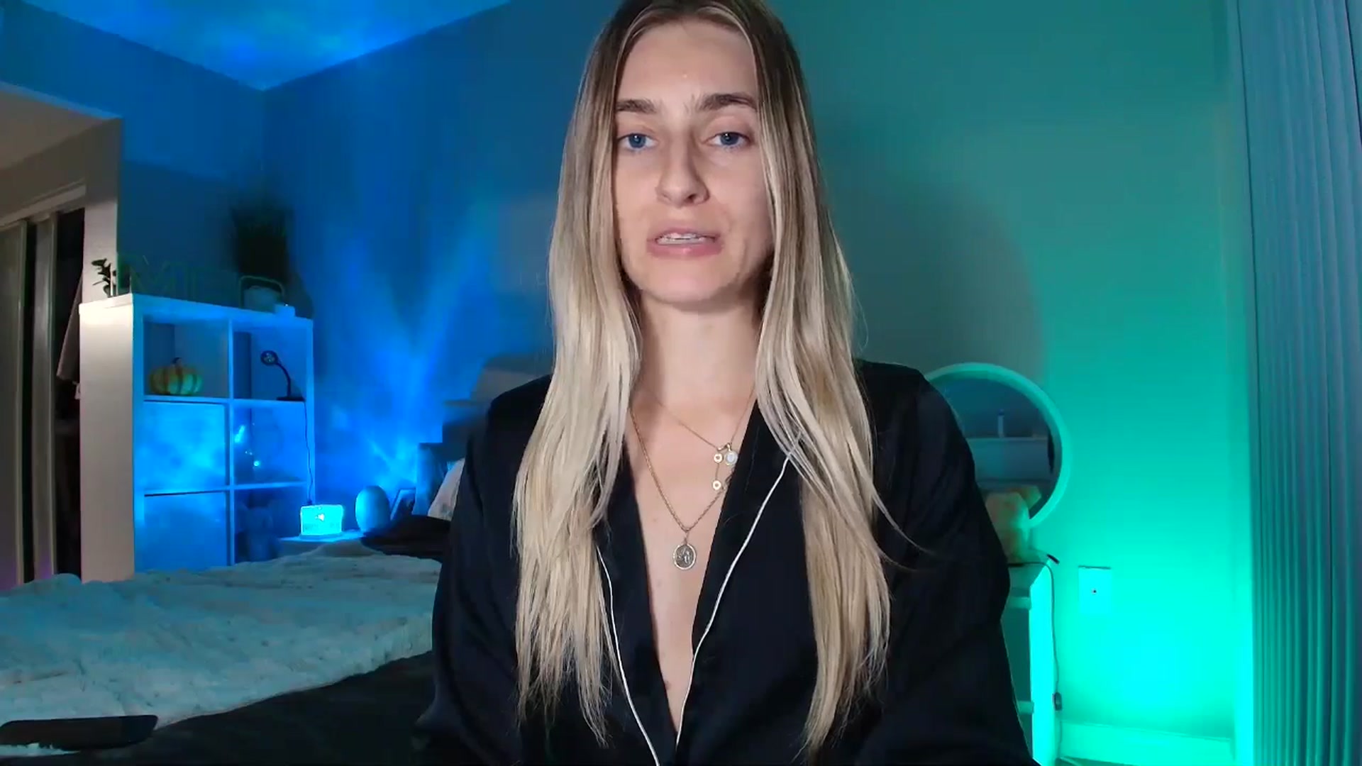 Gallery image thumbnail from Vodka_Queen's myfreecams stream on, 01/28/2026, 08:54 image 16 of 20