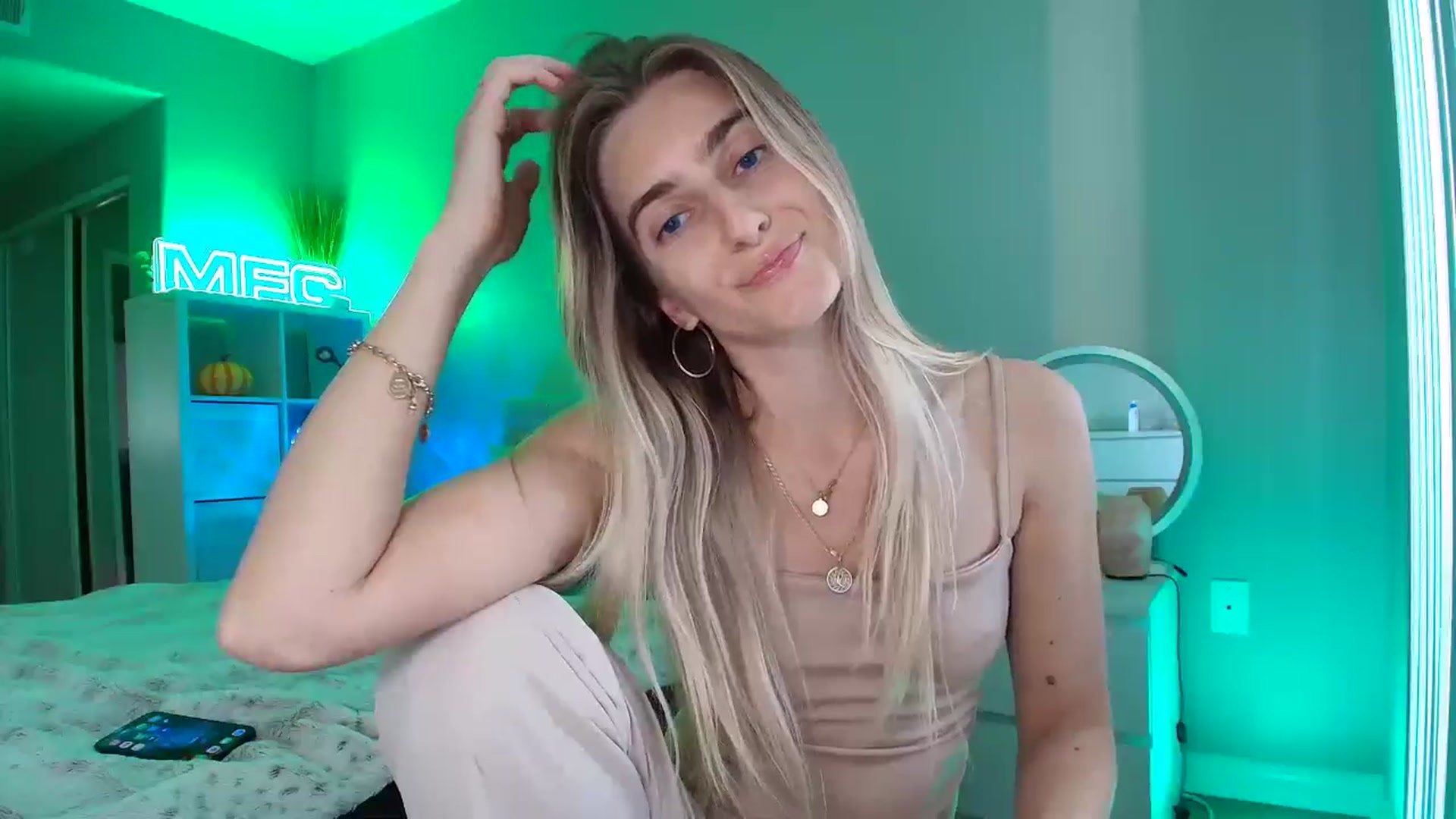 Gallery image thumbnail from Vodka_Queen's myfreecams stream on, 01/30/2026, 22:19 image 5 of 20