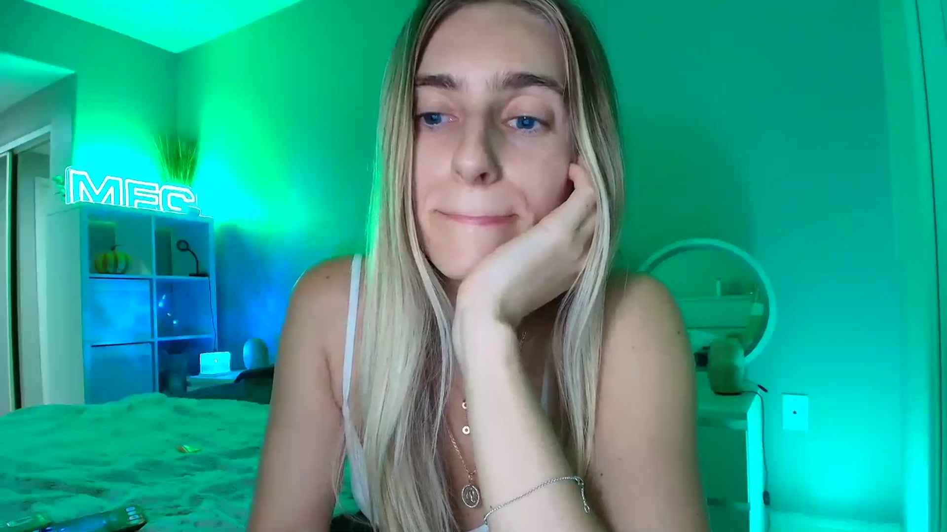 Gallery image thumbnail from Vodka_Queen's myfreecams stream on, 01/31/2026, 08:31 image 8 of 20