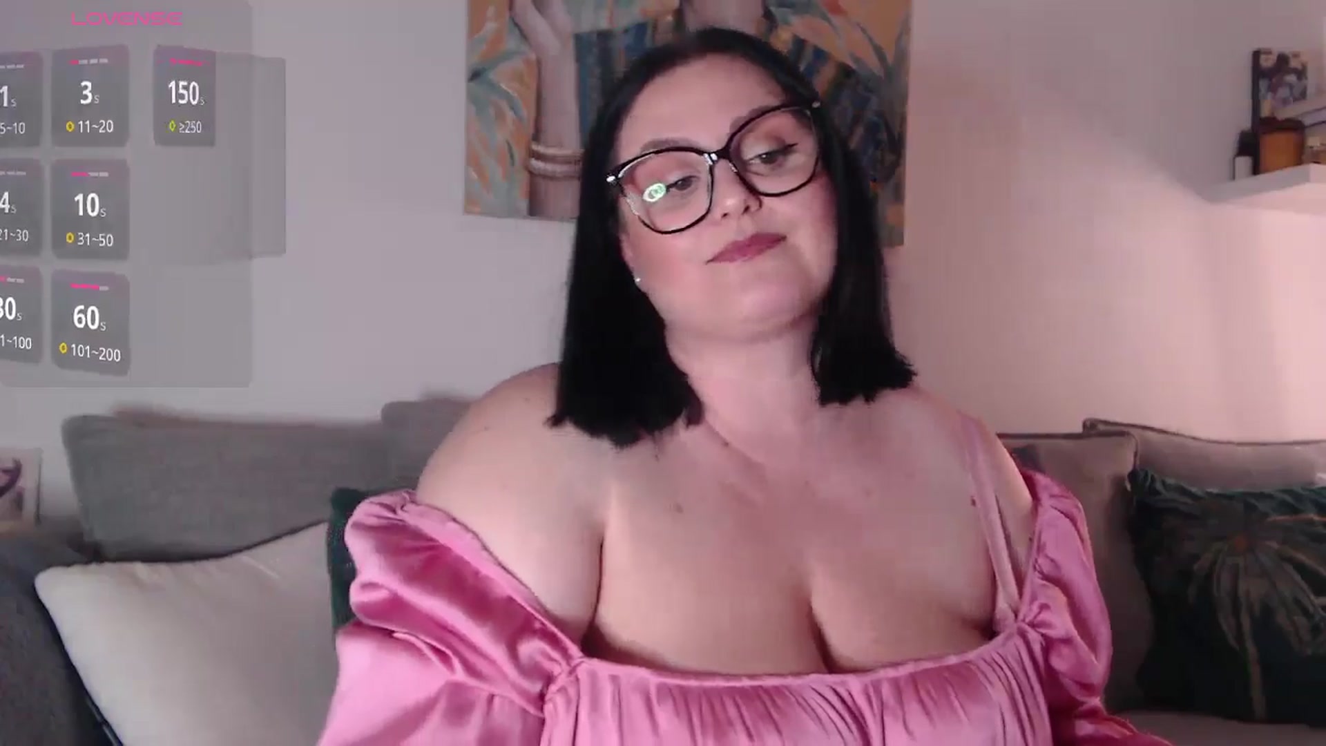 Gallery image thumbnail from VoluptousDoll's myfreecams stream on, 10/17/2024, 17:27 image 12 of 20