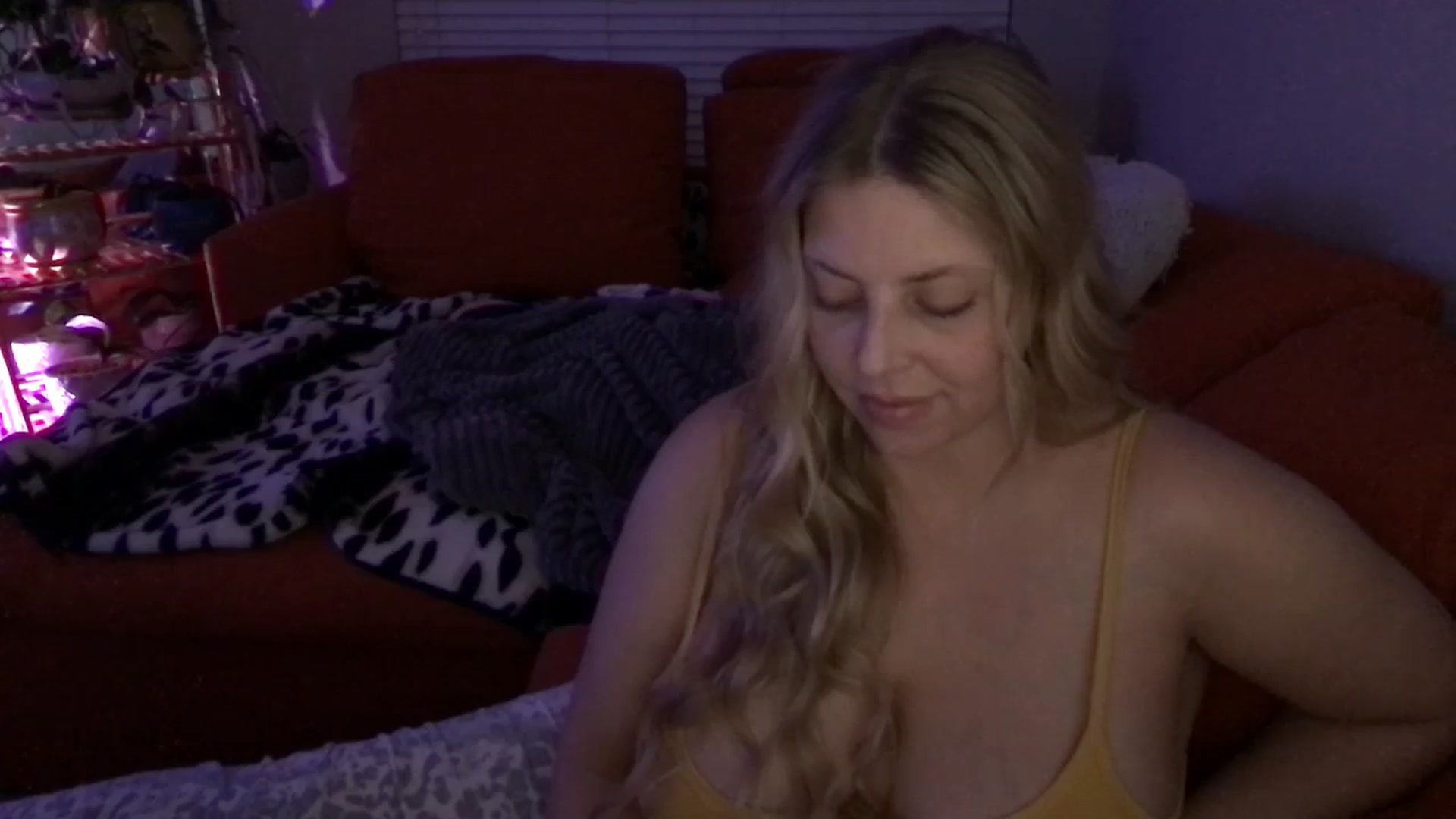 Gallery image thumbnail from VoraciousV's myfreecams stream on, 10/03/2023, 06:45 image 5 of 20