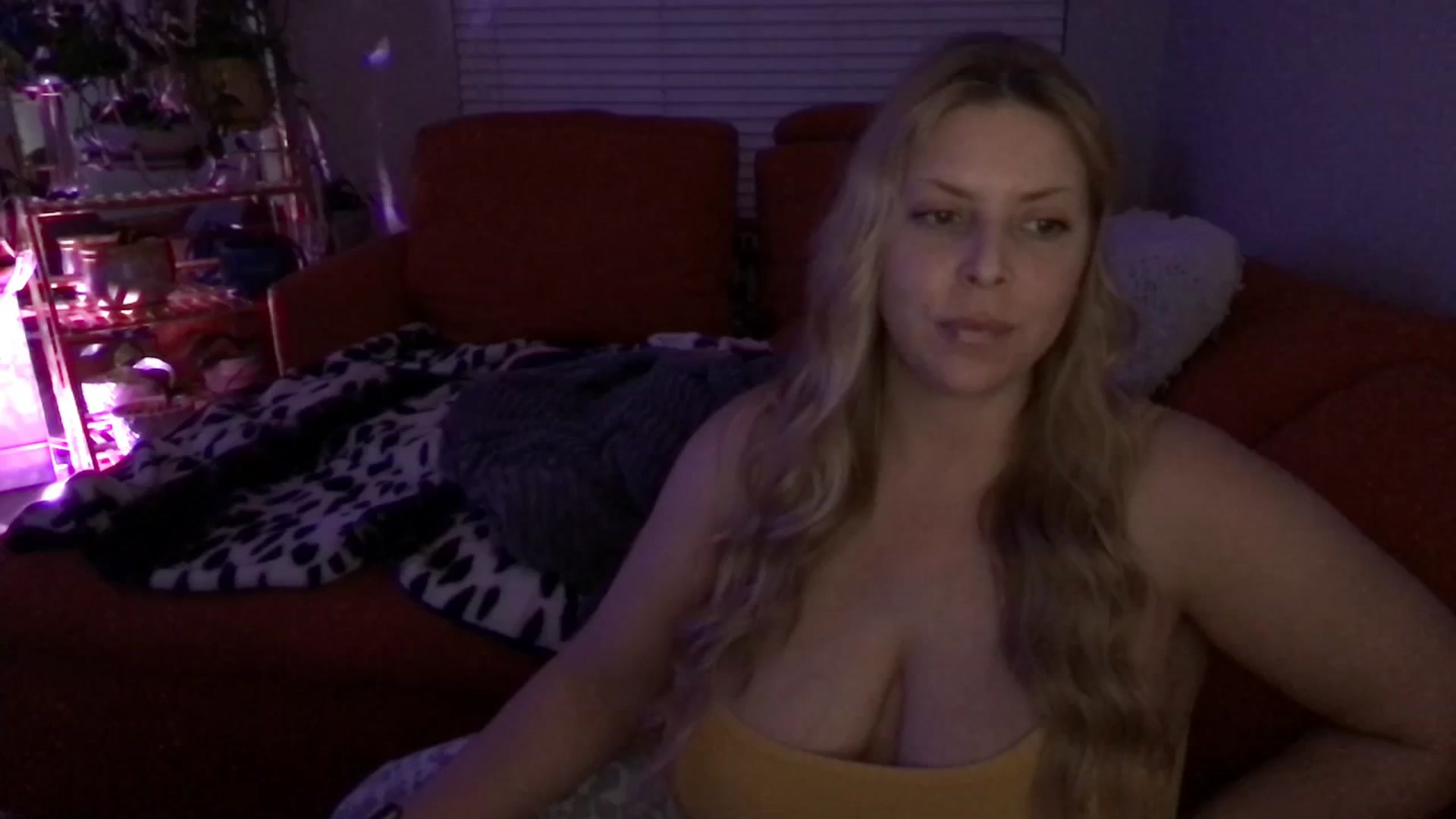 Gallery image thumbnail from VoraciousV's myfreecams stream on, 10/03/2023, 07:08 image 5 of 20