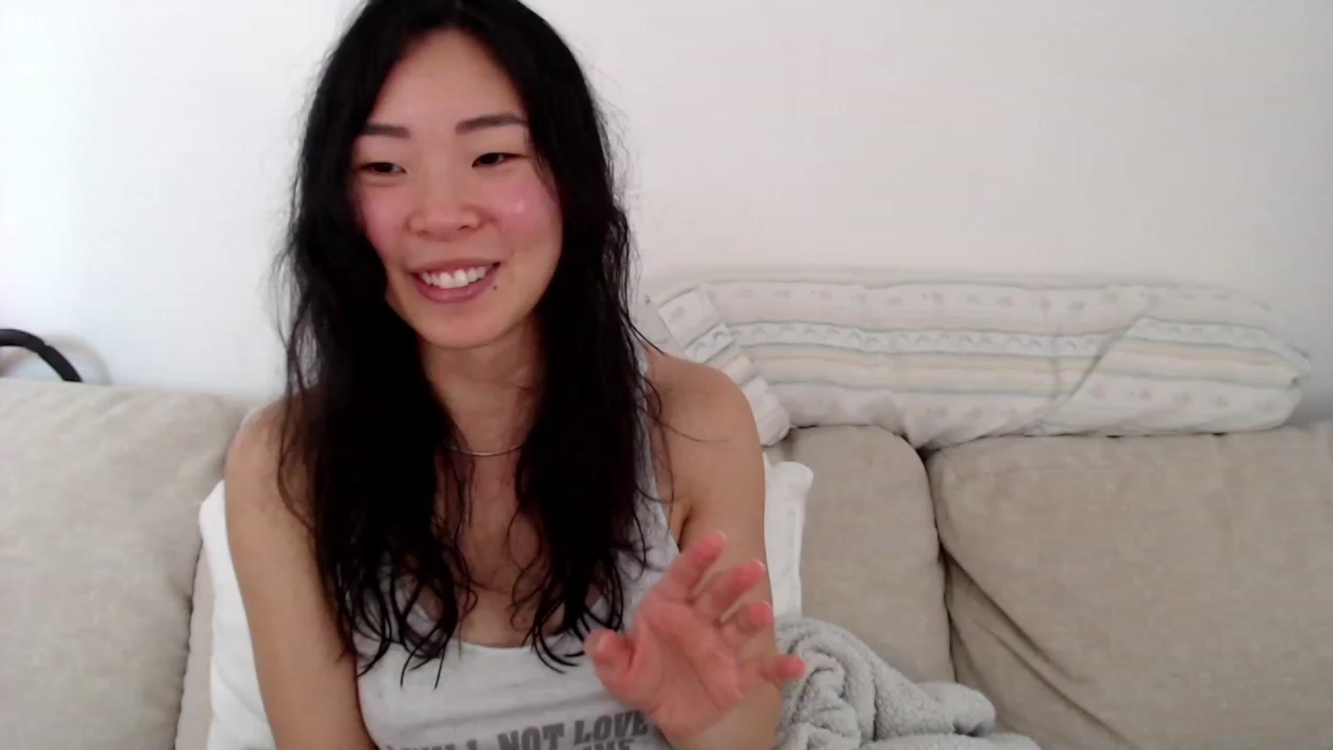 Gallery image thumbnail from VyAwesome's myfreecams stream on, 11/18/2022, 05:32 image 6 of 20